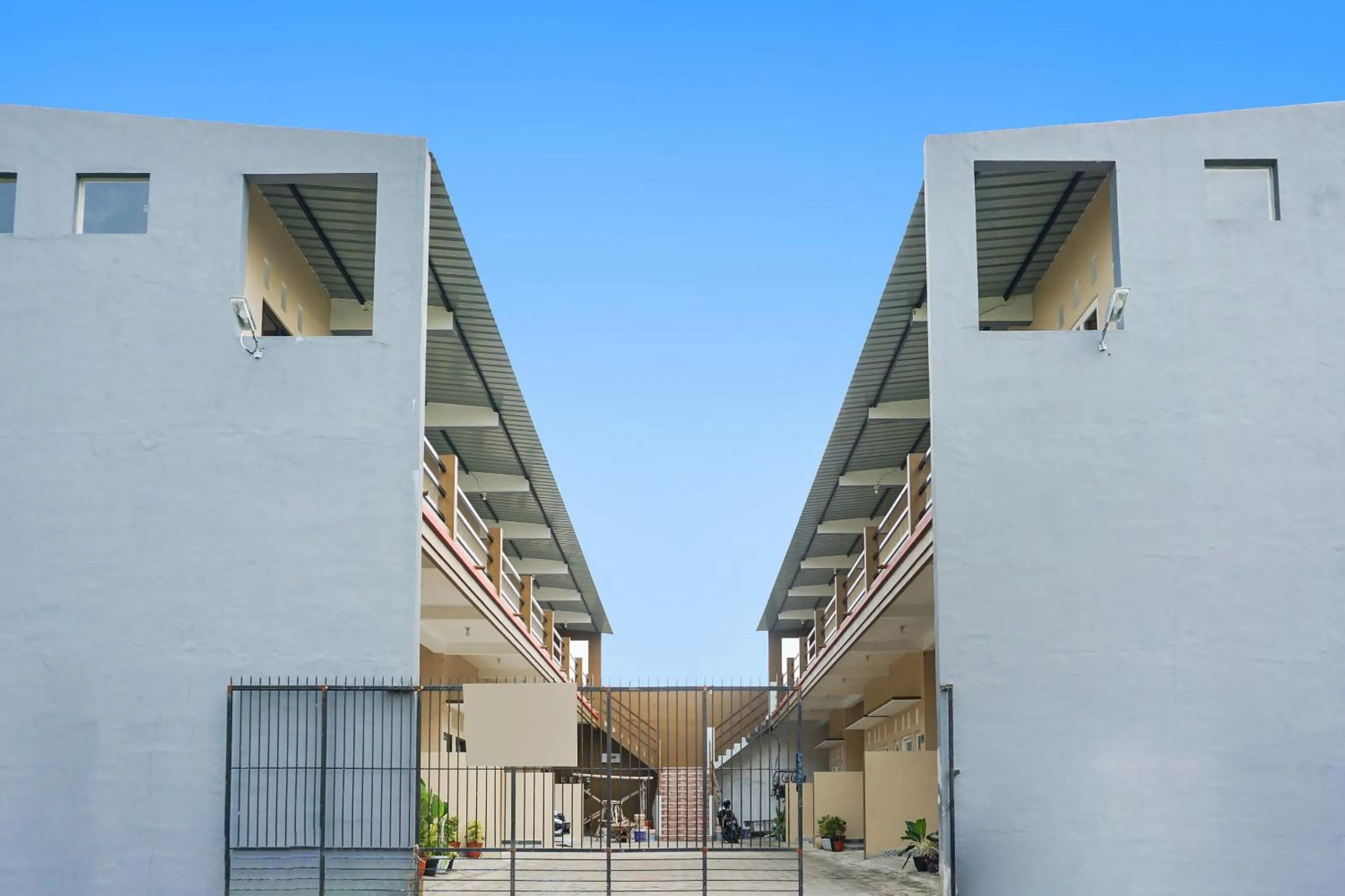 Facade/entrance in OYO Life 91569 Omah Wijaya Kusuma Syariah