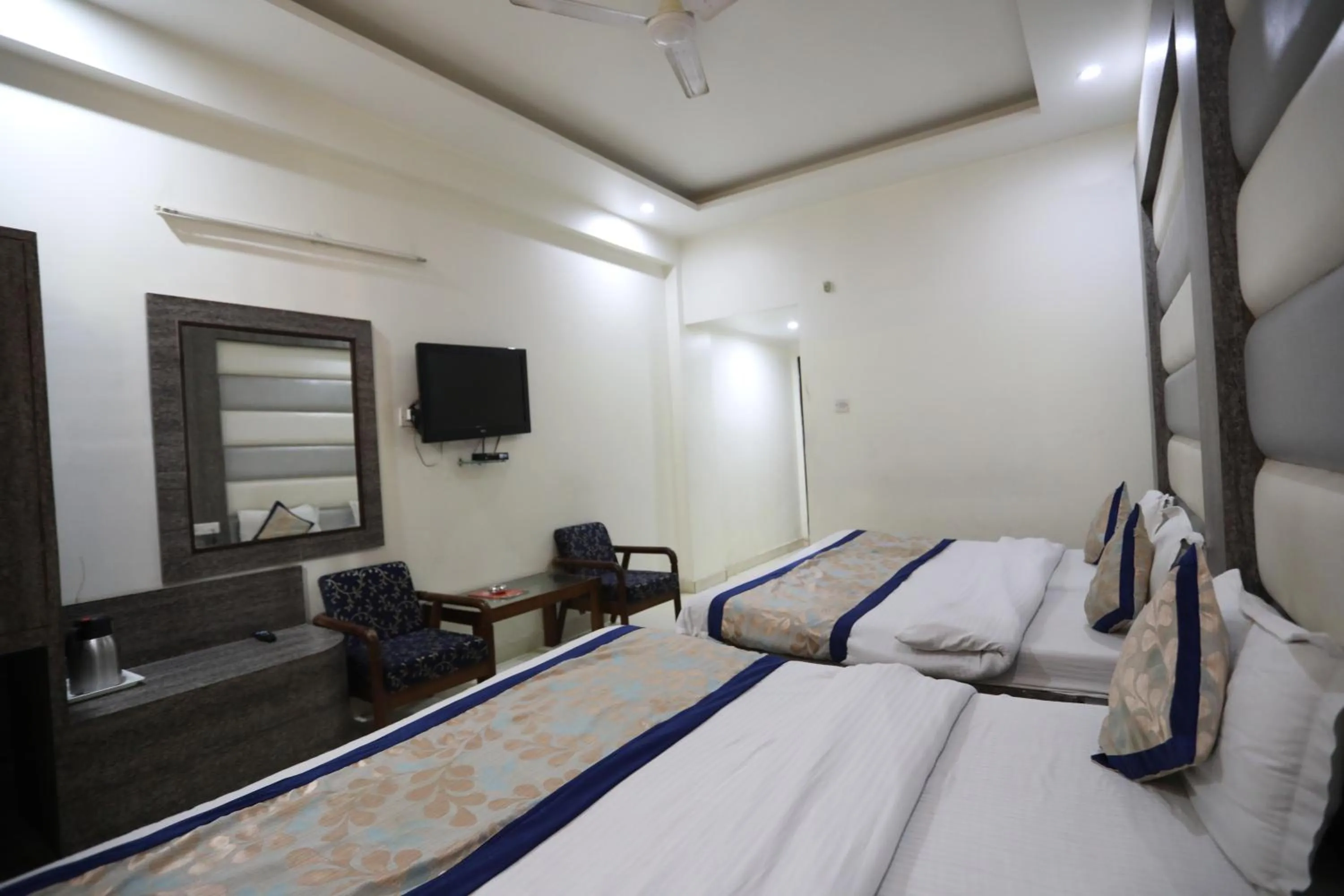TV and multimedia, Bed in HOTEL Grand JAGDISH RESIDENCY
