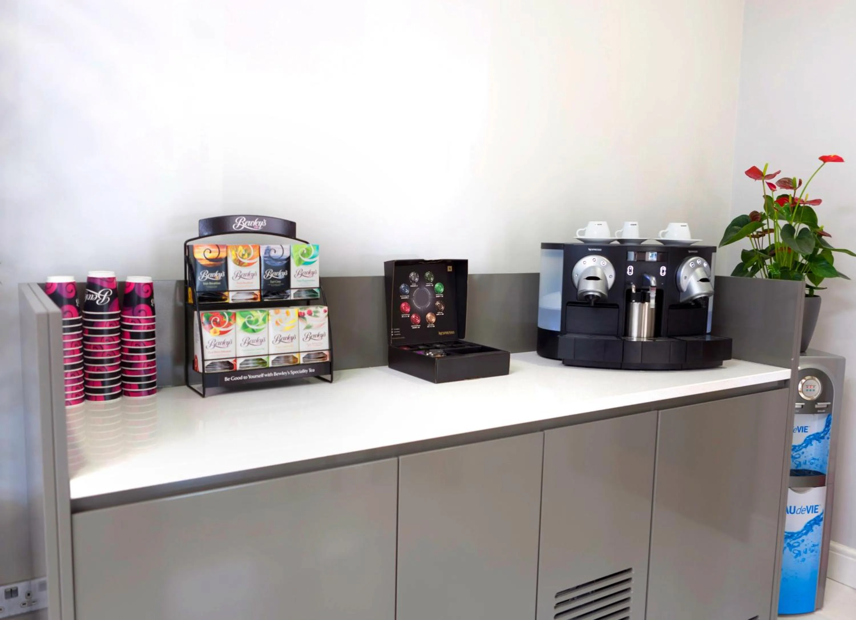 Lobby or reception in PREMIER SUITES Dublin, Ballsbridge