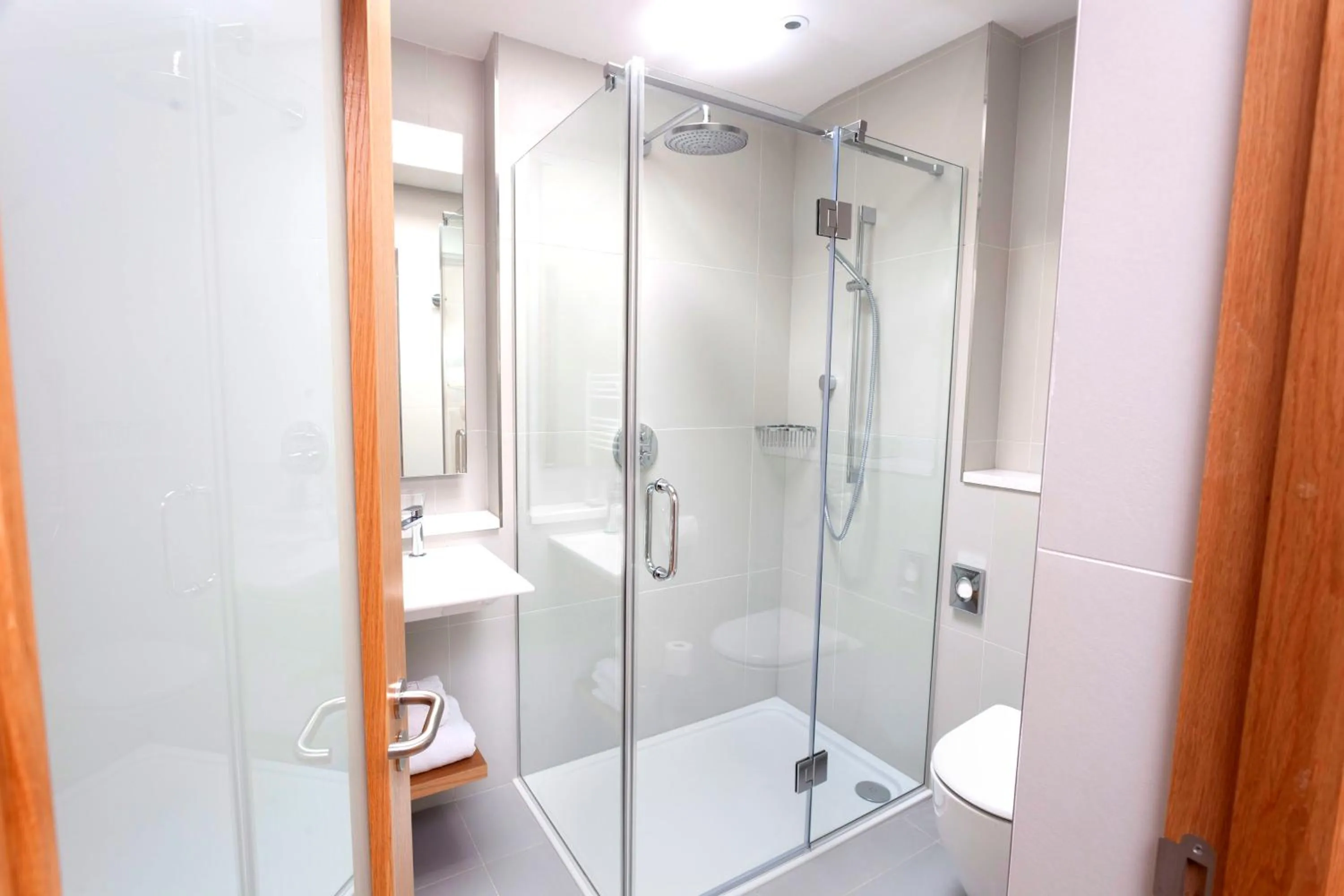 Bathroom in PREMIER SUITES Dublin, Ballsbridge