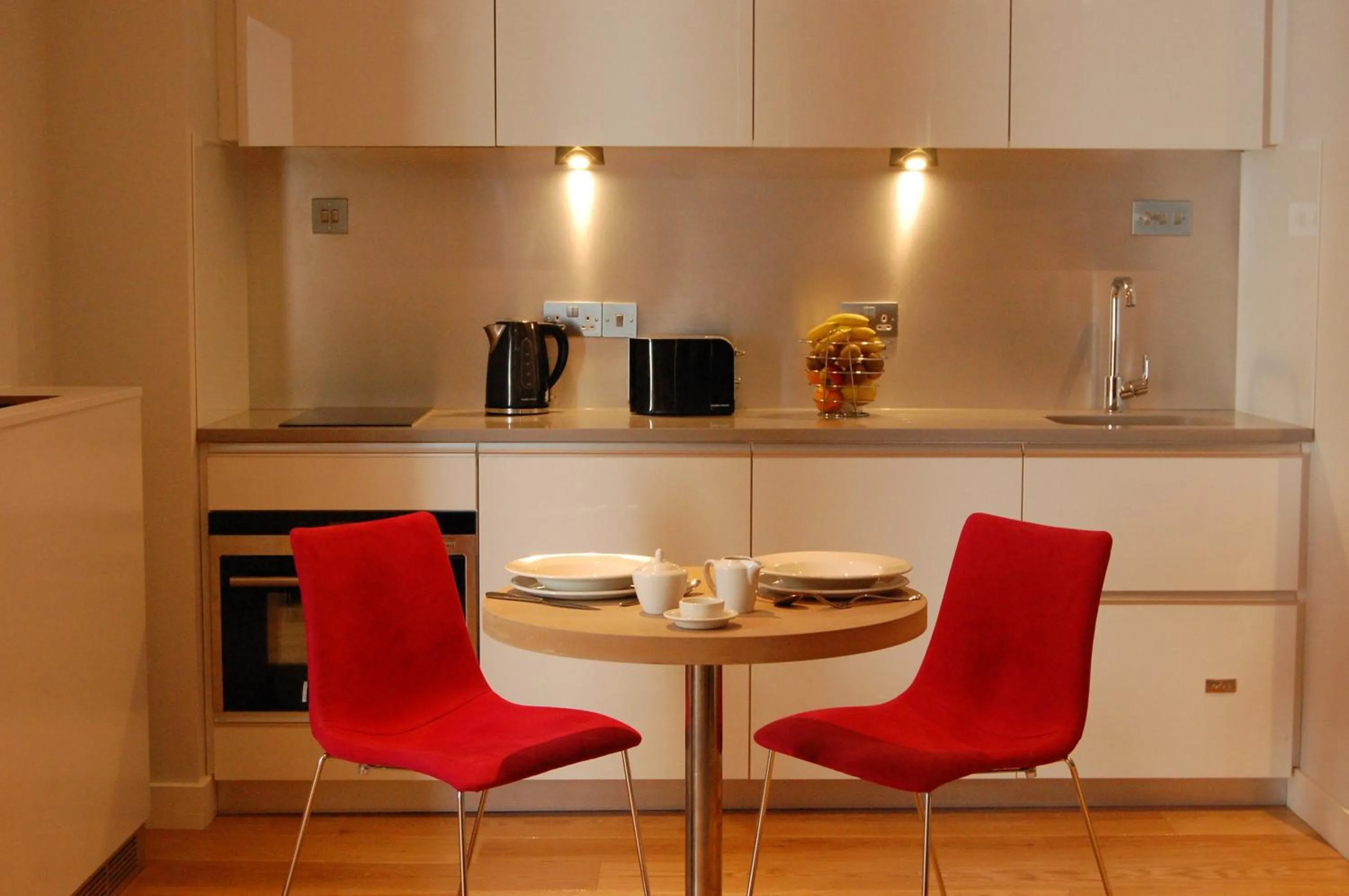 Living room in PREMIER SUITES Dublin, Ballsbridge