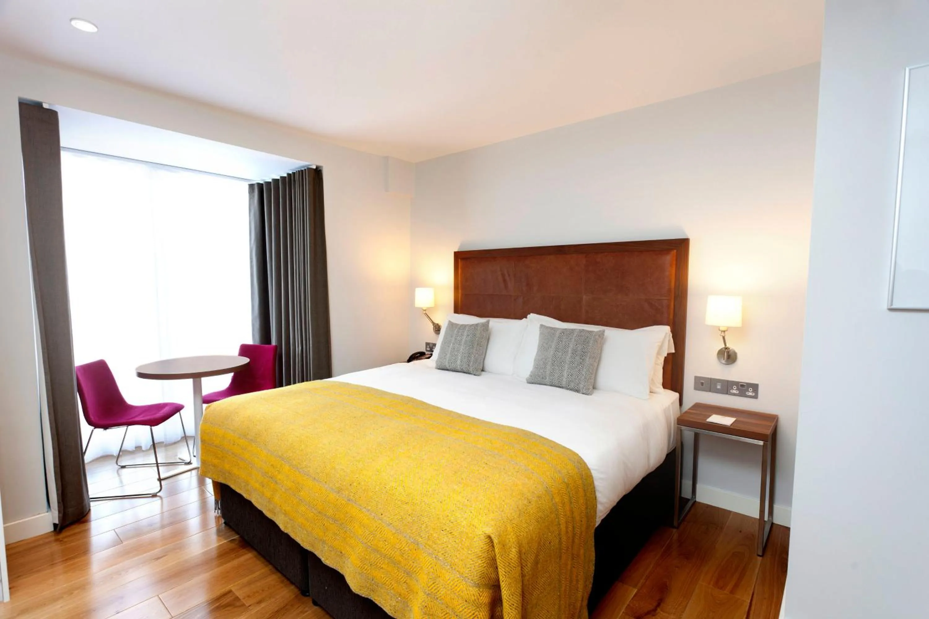 Bed in PREMIER SUITES Dublin, Ballsbridge