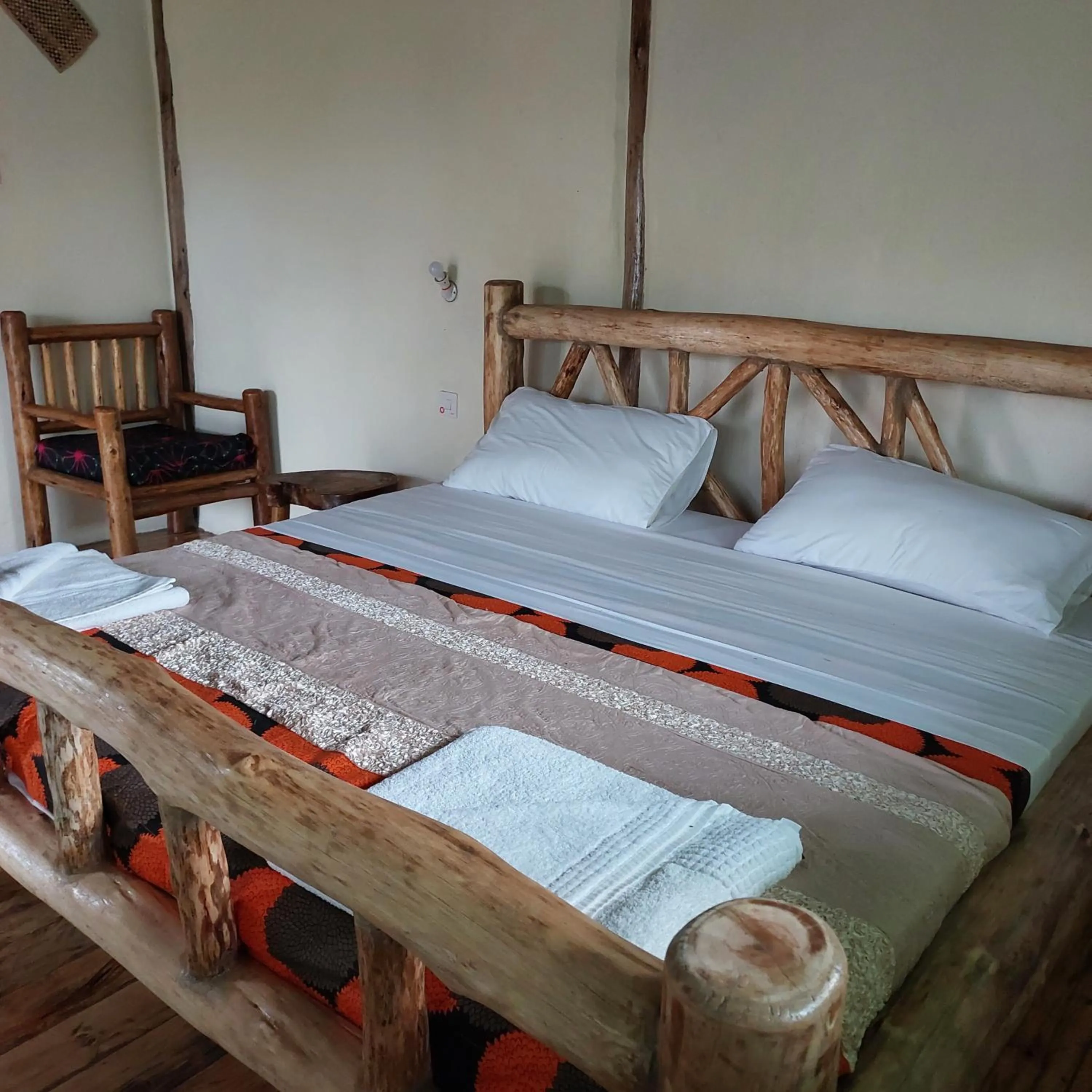 Photo of the whole room, Bed in Songbird Safari Lodge & Campsite
