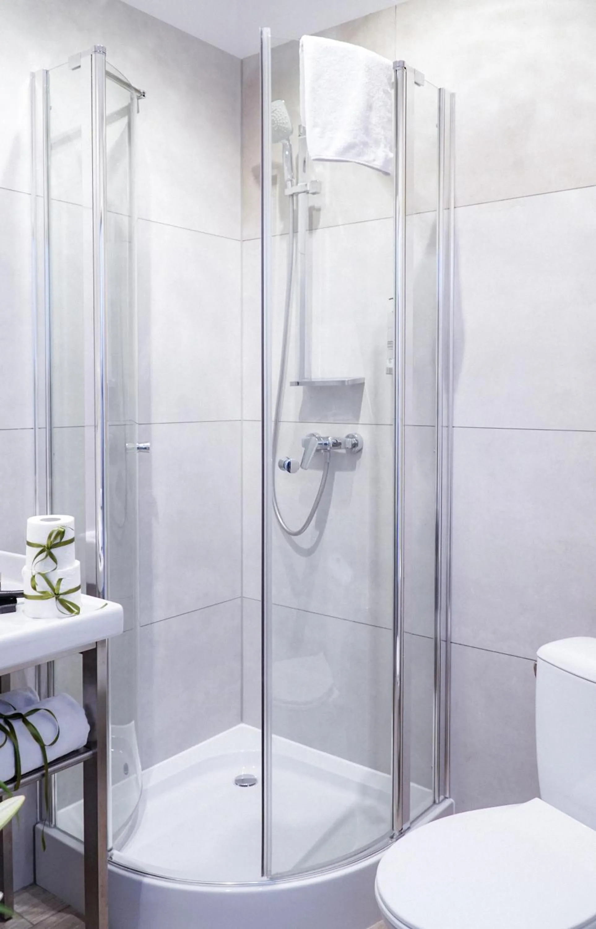 Shower in City Center Rooms Piotrkowska 91