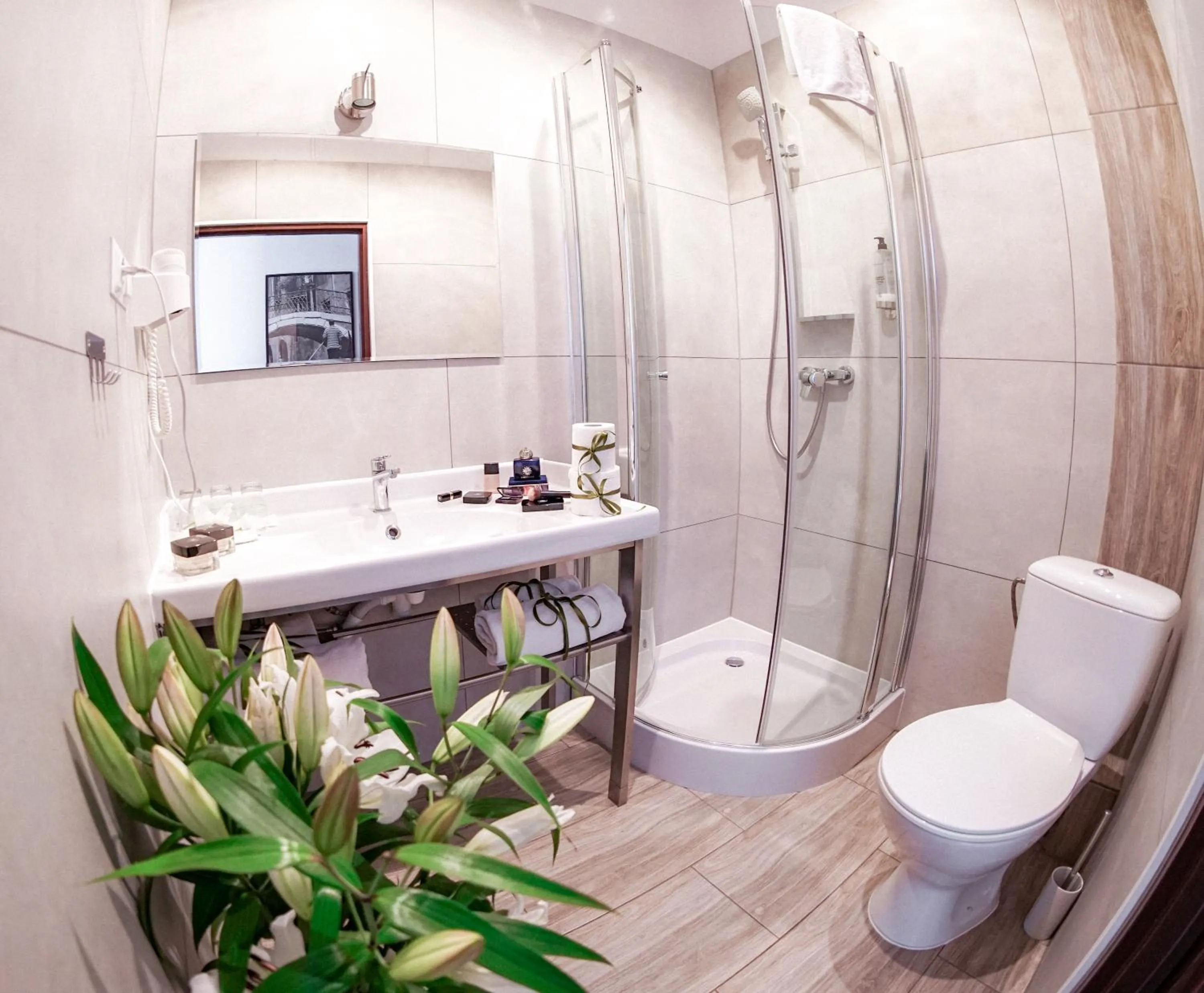 Shower in City Center Rooms Piotrkowska 91