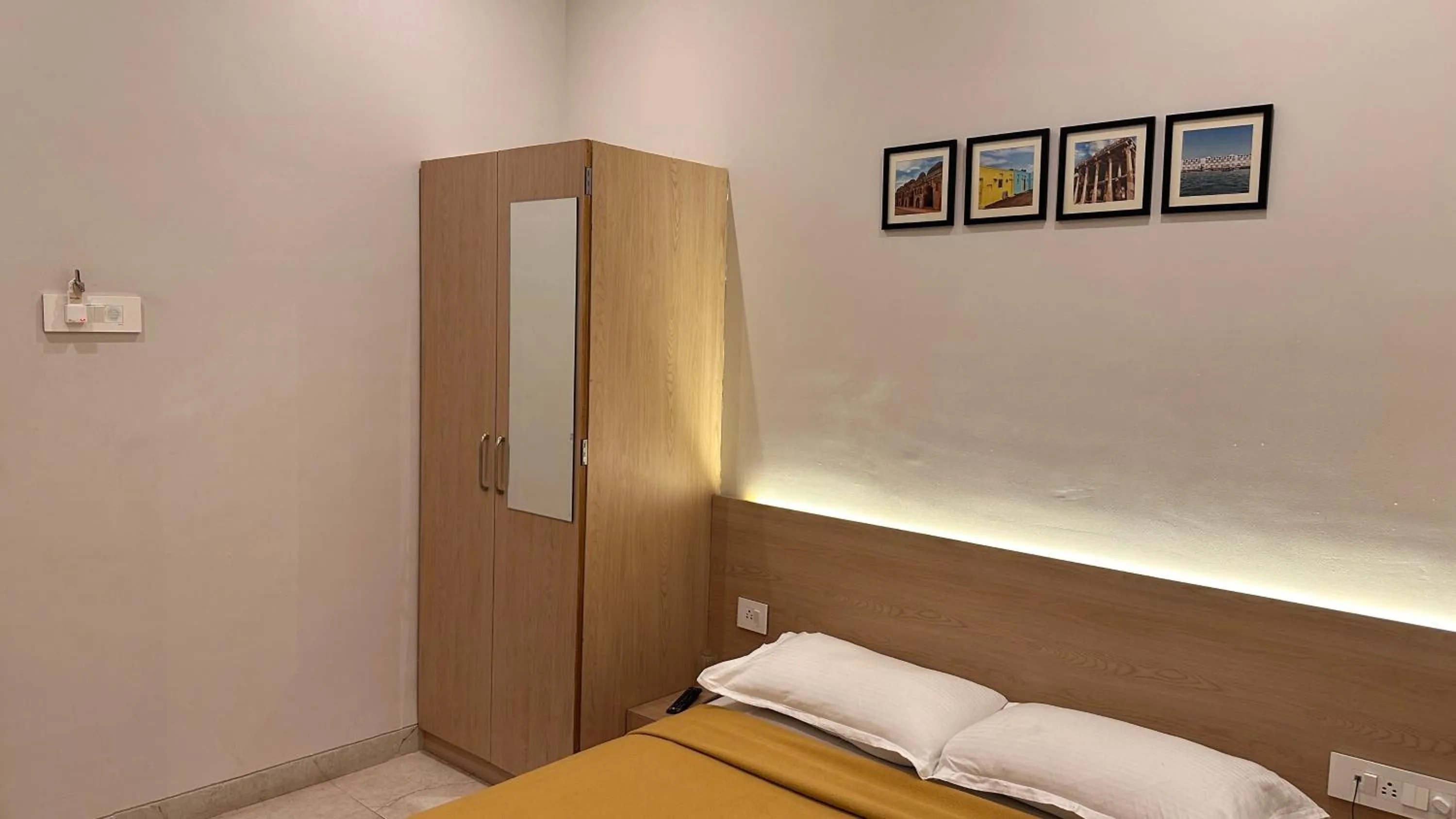 Bedroom, Bed in Hotel Unnati