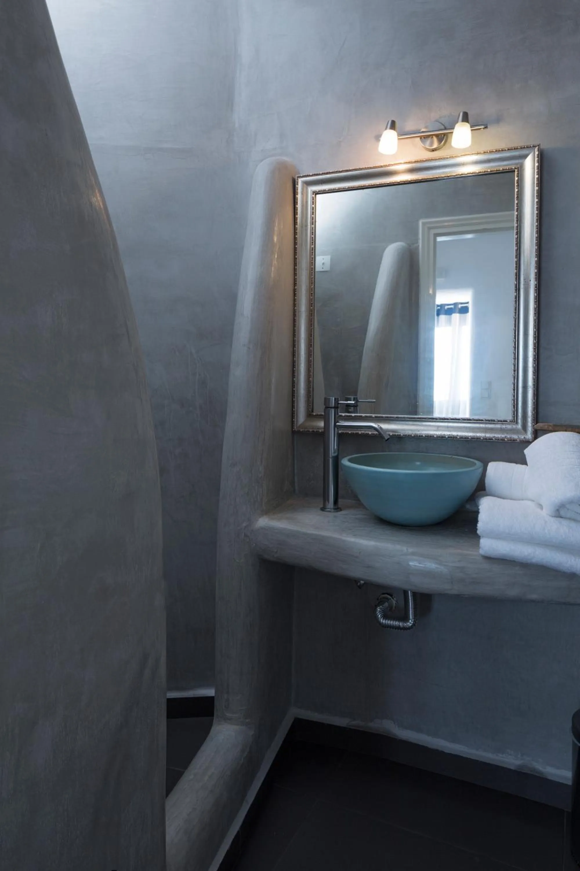 Bathroom, Bed in Aroma Suites