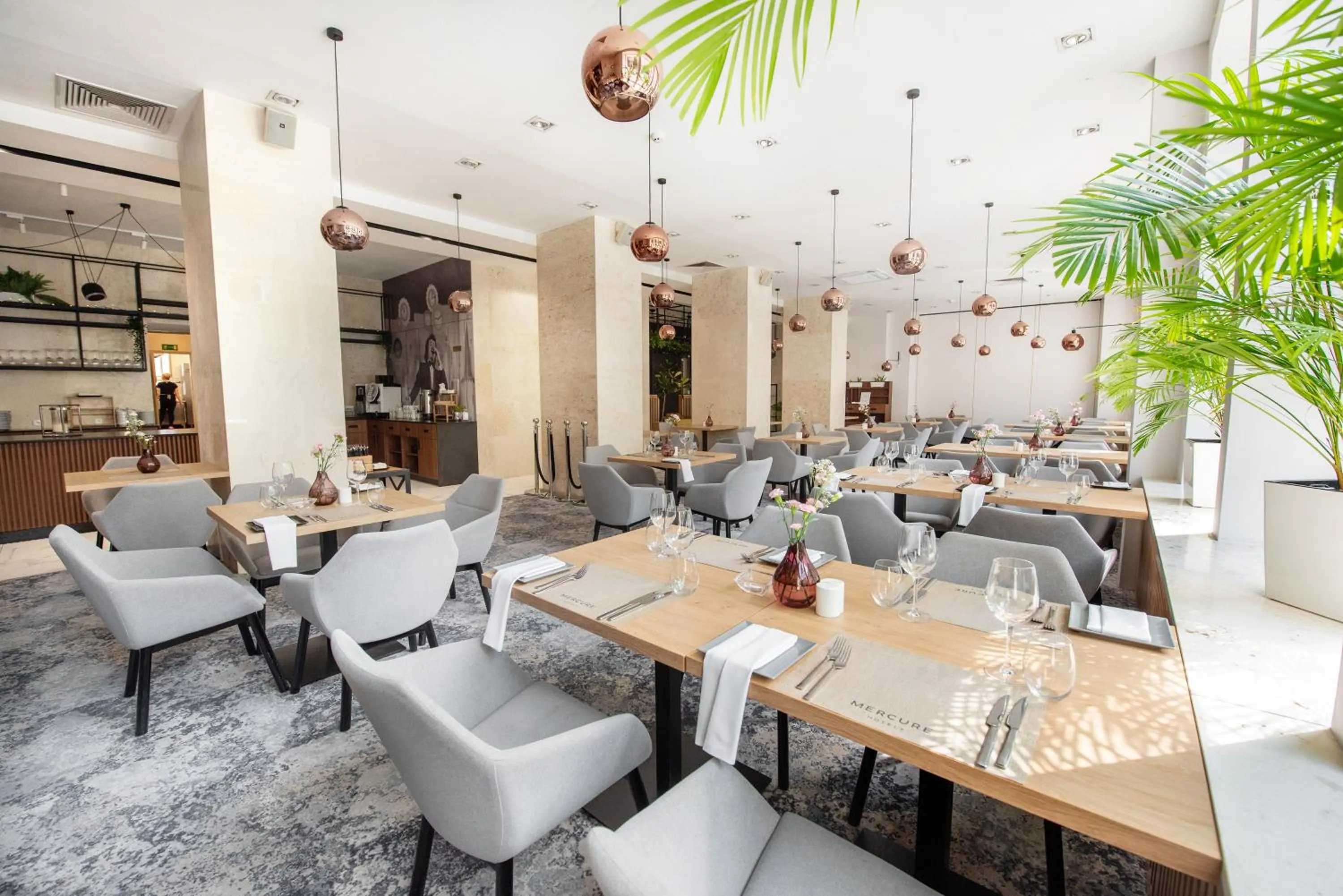 Restaurant/places to eat in Mercure Opole