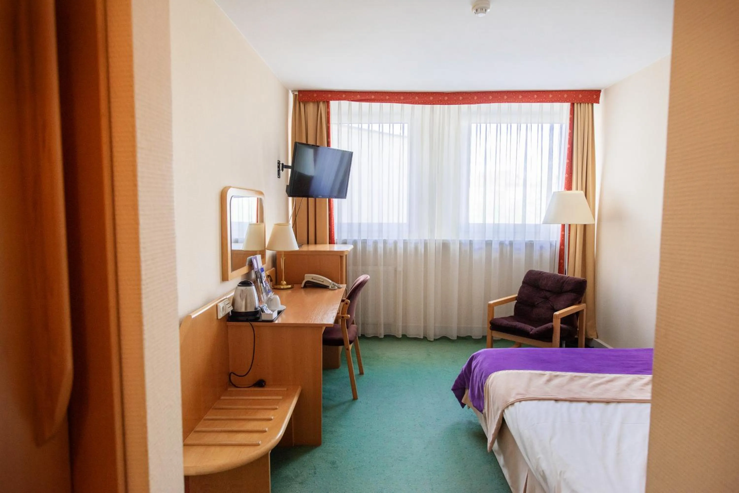 Photo of the whole room, Bed in Mercure Opole
