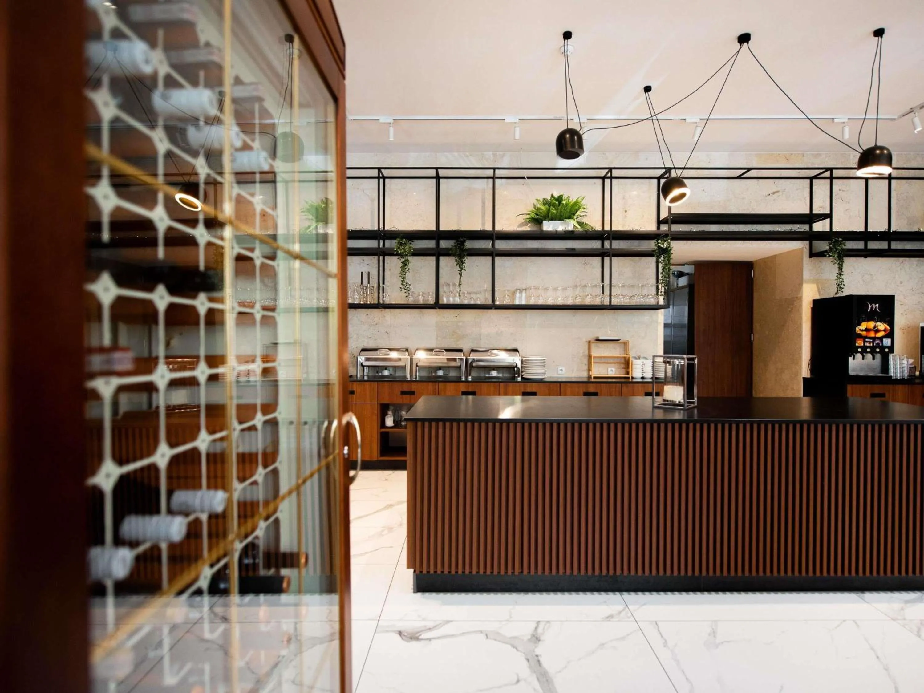 Restaurant/places to eat in Mercure Opole