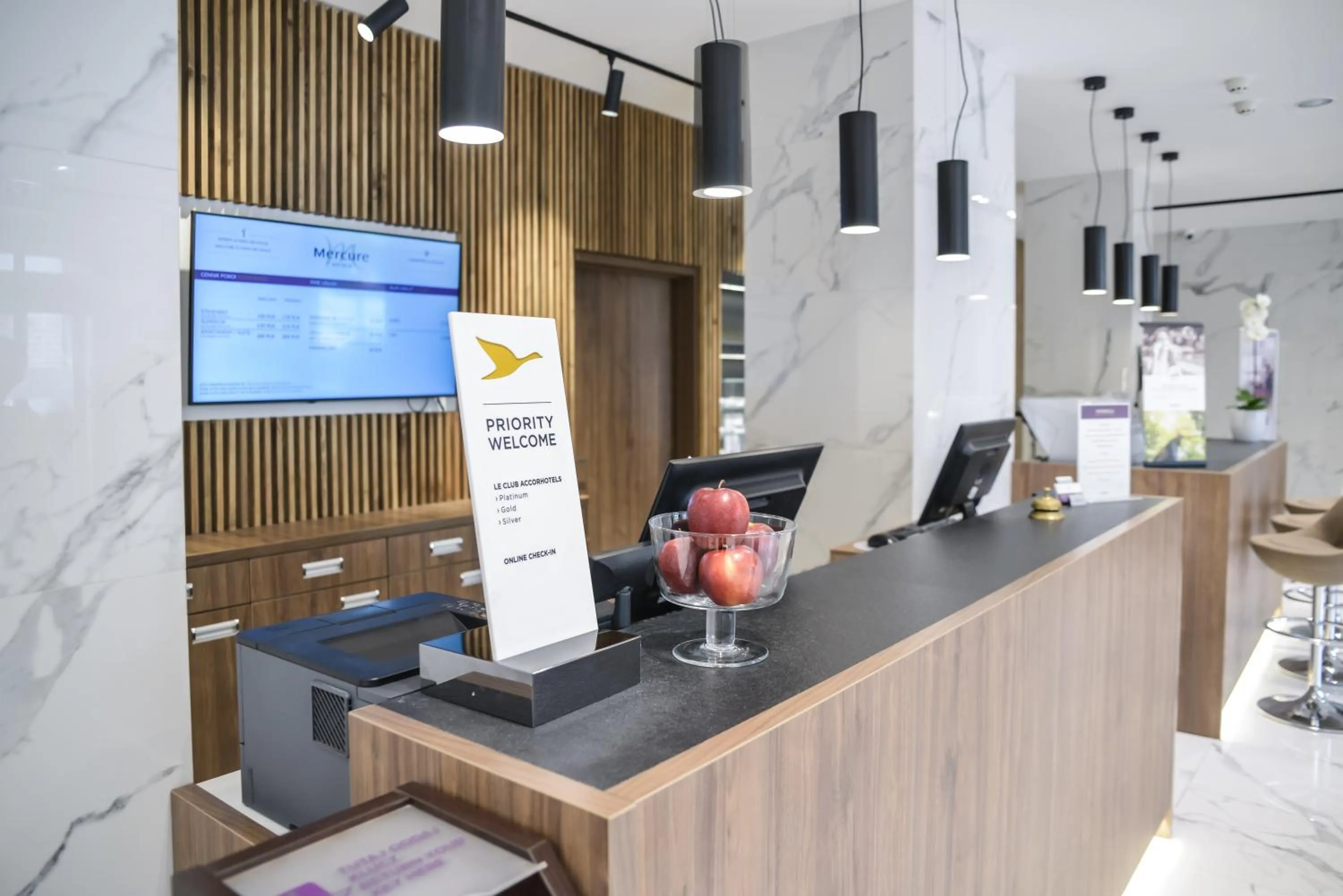 Lobby or reception in Mercure Opole