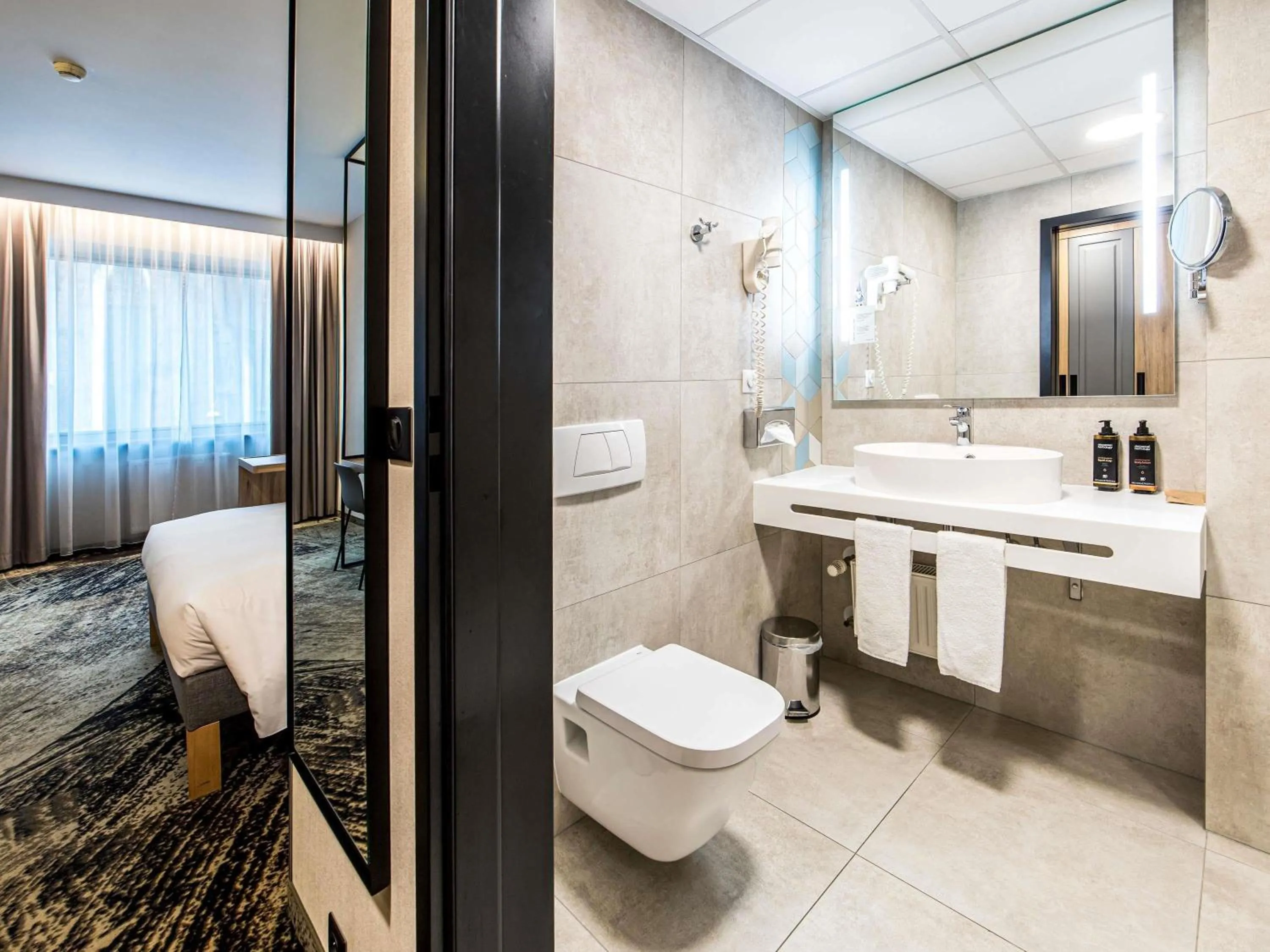 Bedroom in Mercure Wrocław Centrum