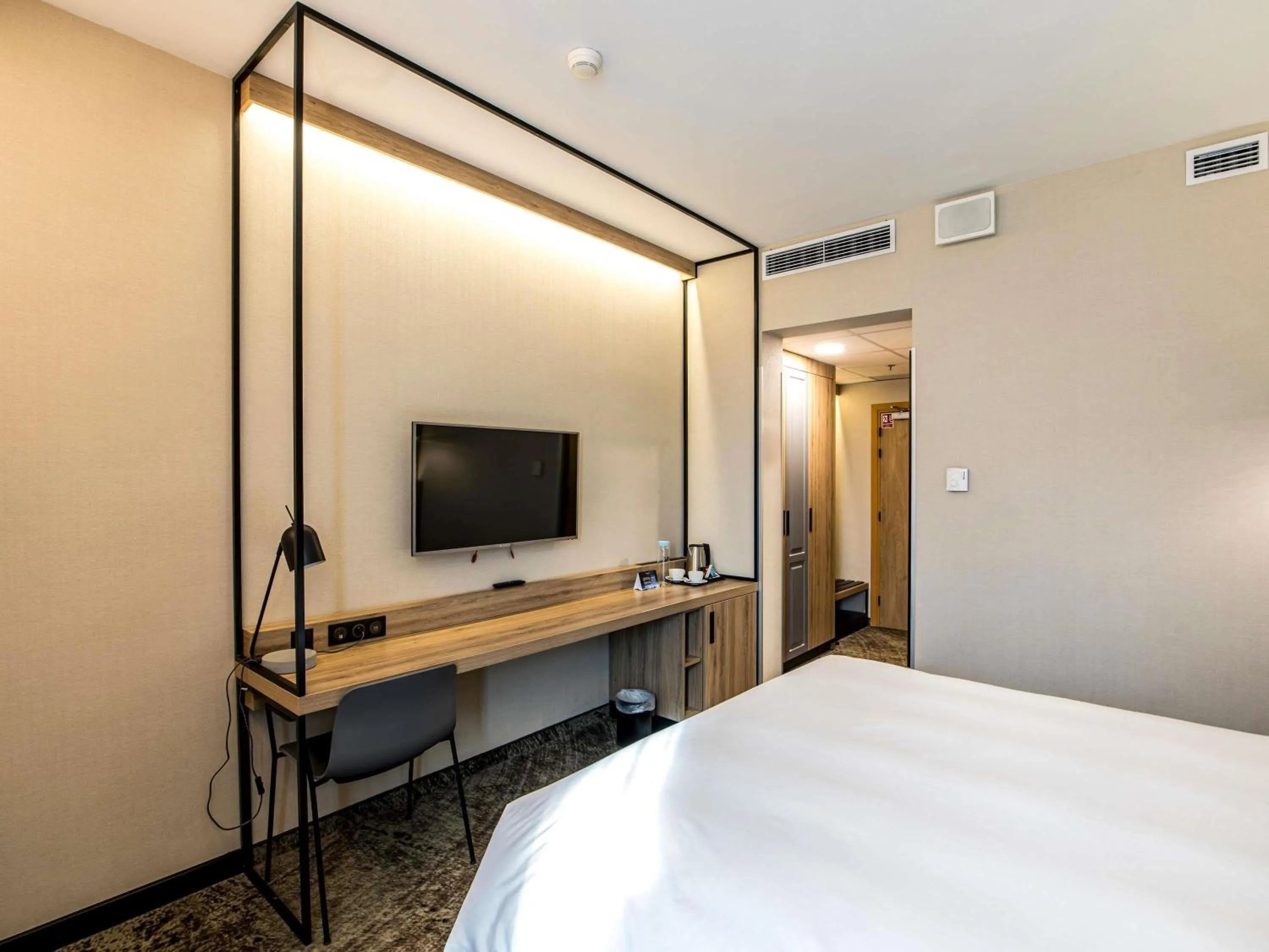 Bedroom, Bed in Mercure Wrocław Centrum