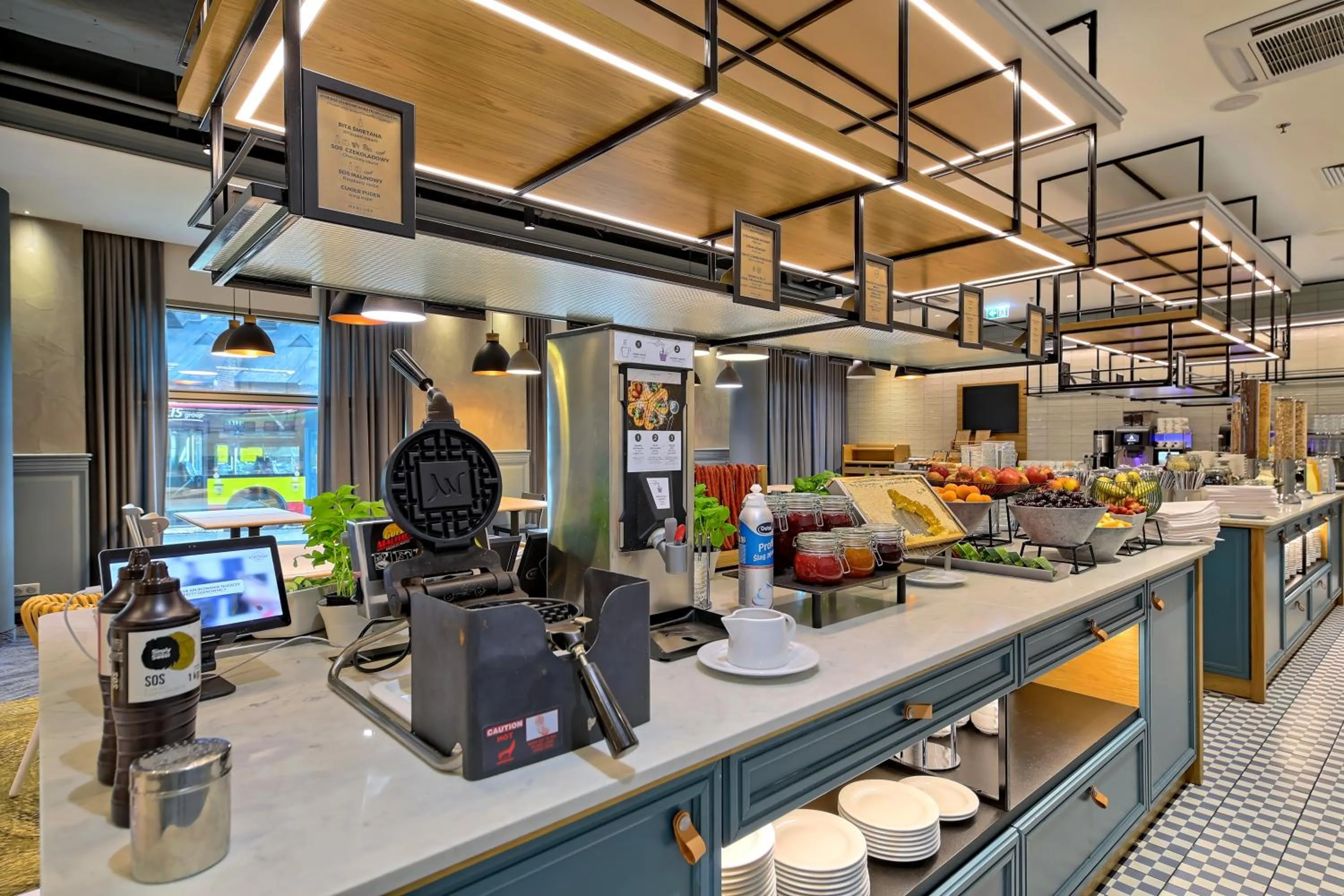 Restaurant/places to eat in Mercure Wrocław Centrum