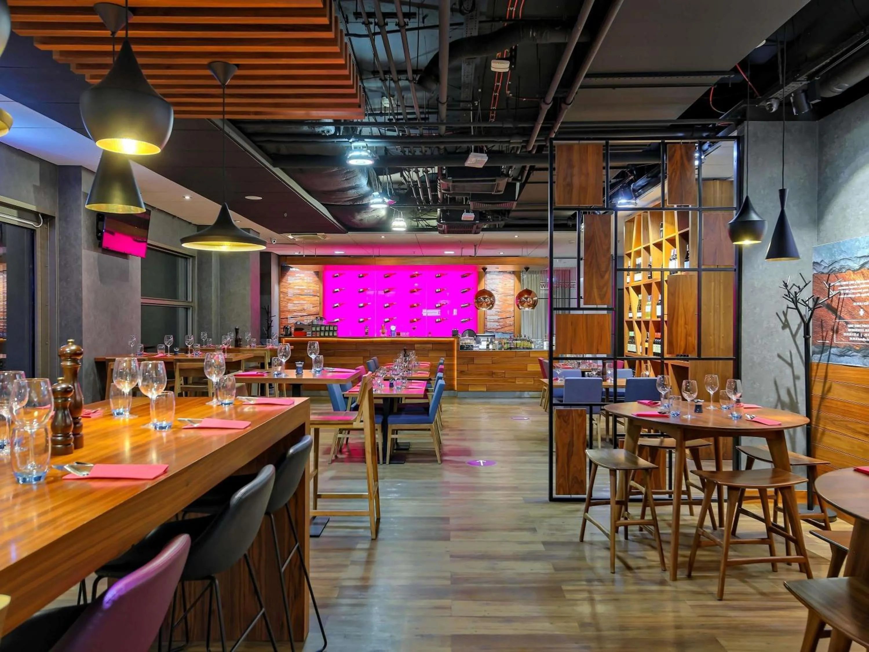 Lounge or bar in Mercure Wrocław Centrum