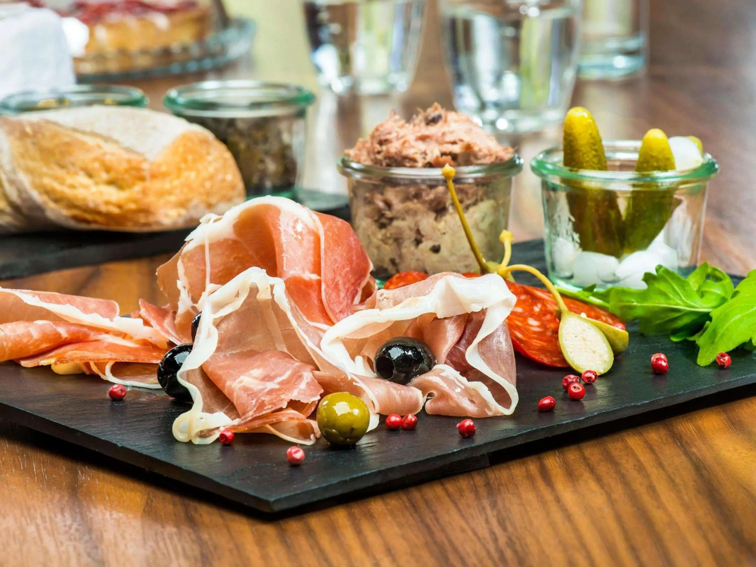 Restaurant/places to eat in Hotel Mercure Poznań Centrum