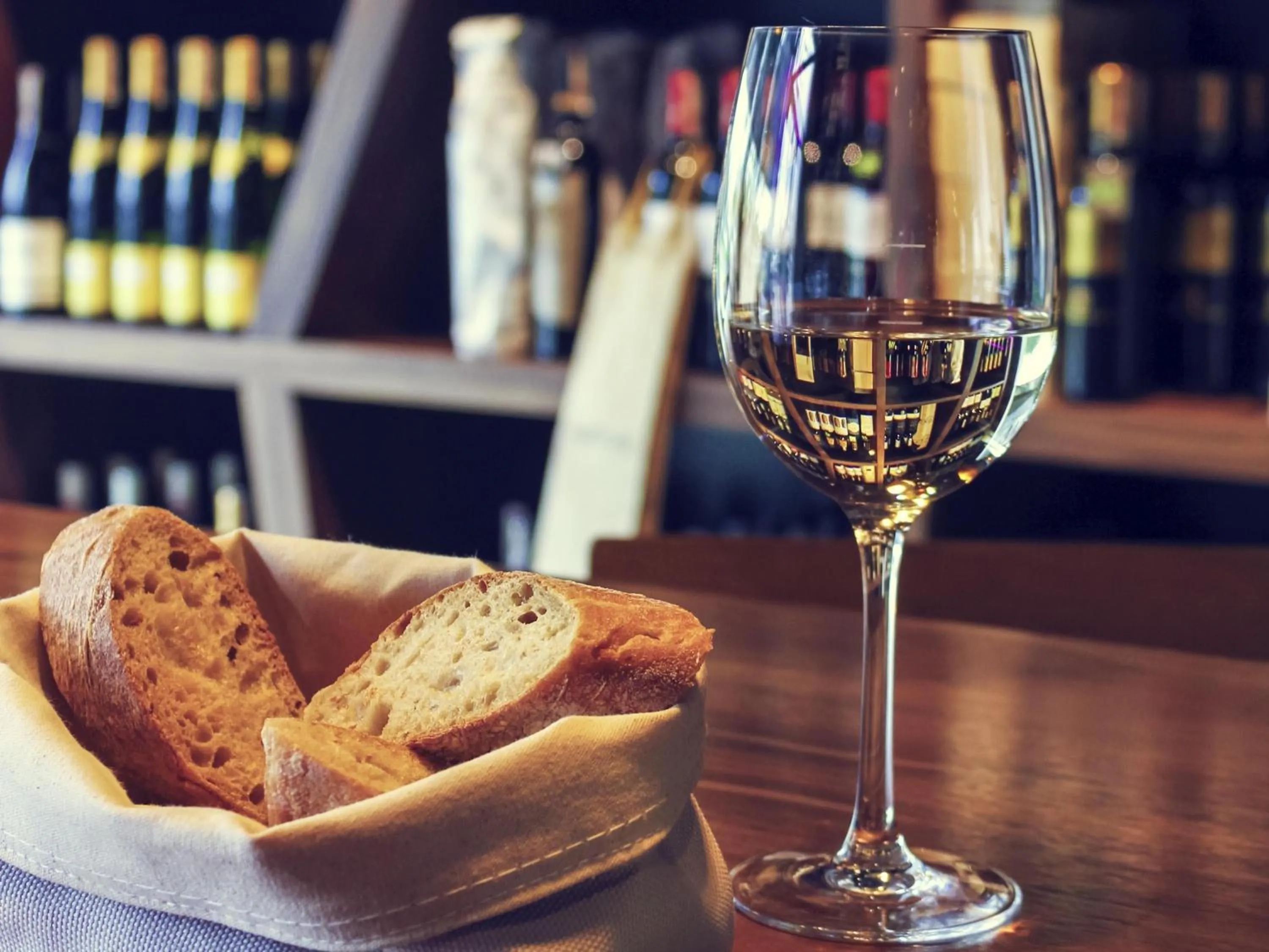 Lounge or bar in Hotel Mercure Poznań Centrum