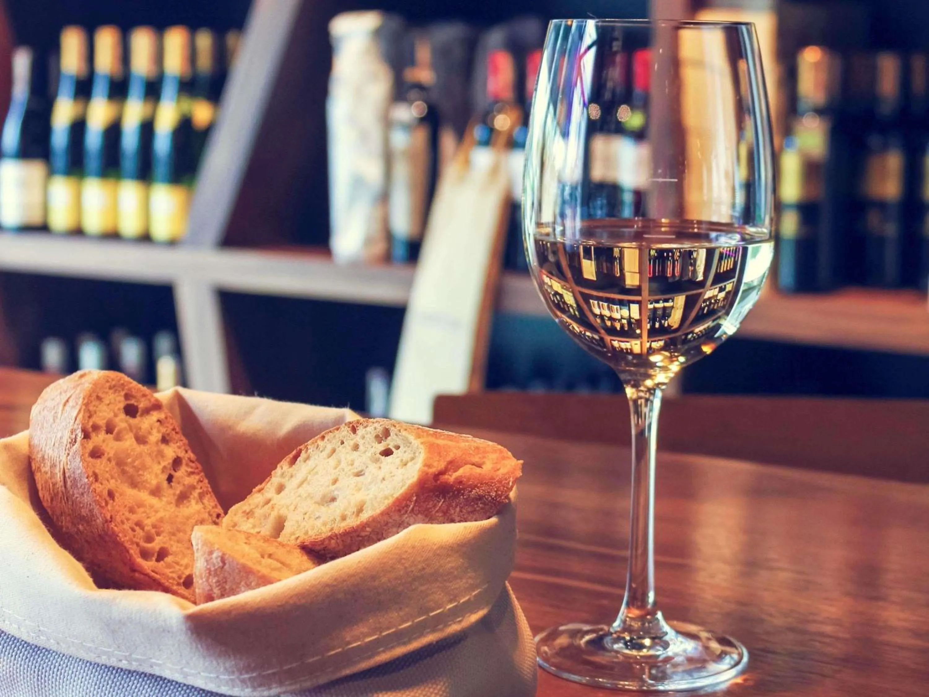 Lounge or bar in Hotel Mercure Poznań Centrum