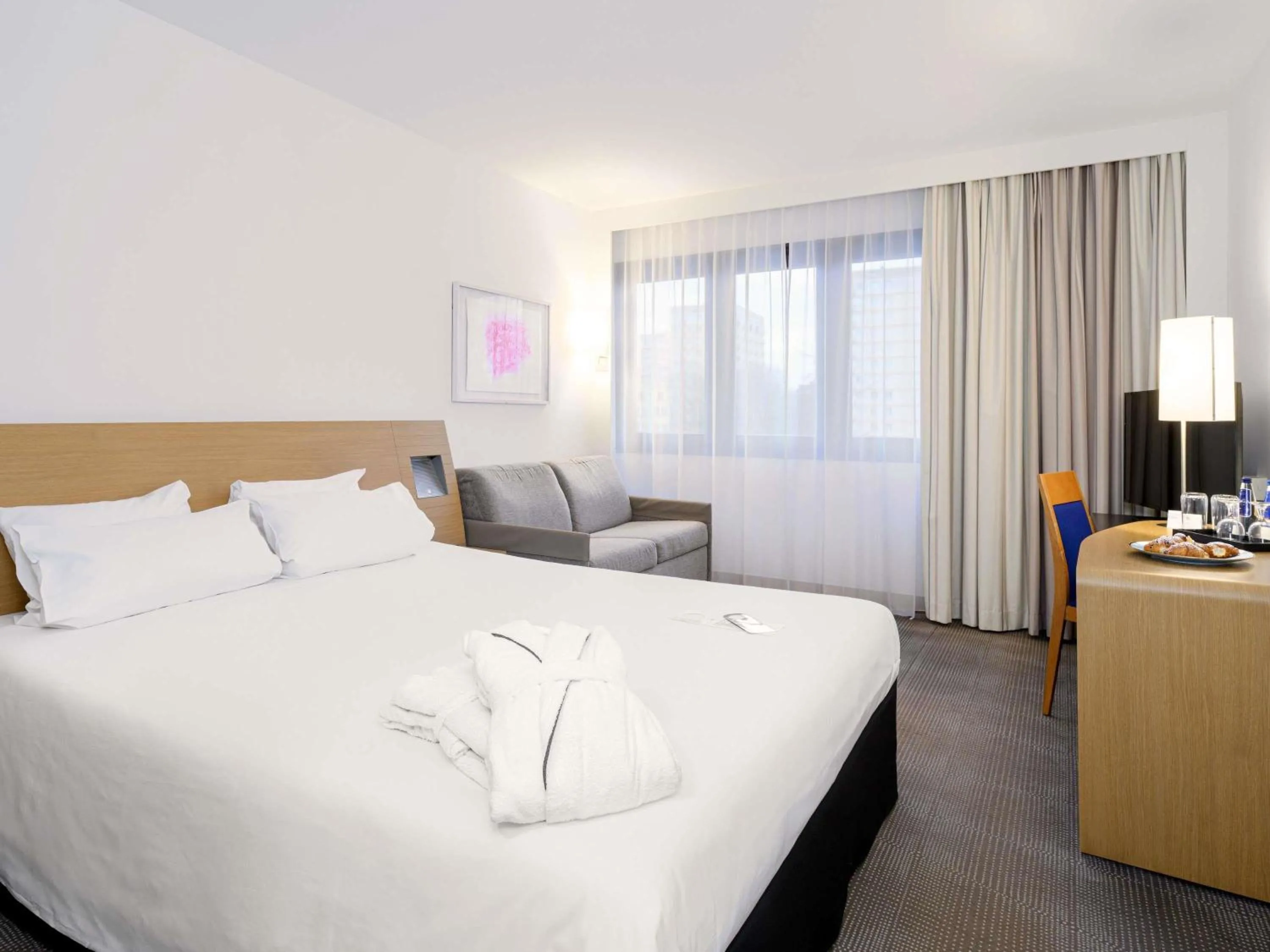 Bedroom, Bed in Novotel Gdansk Centrum