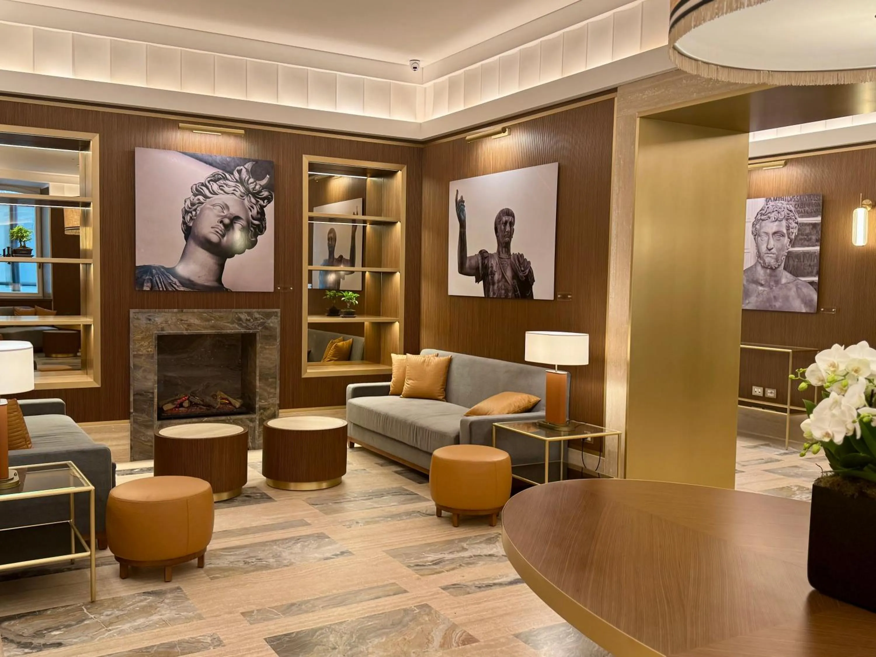 Communal lounge/ TV room in Hotel Imperiale by OMNIA hotels