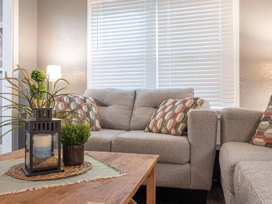 Homey Bungalow Convenient to Marietta and I-75!