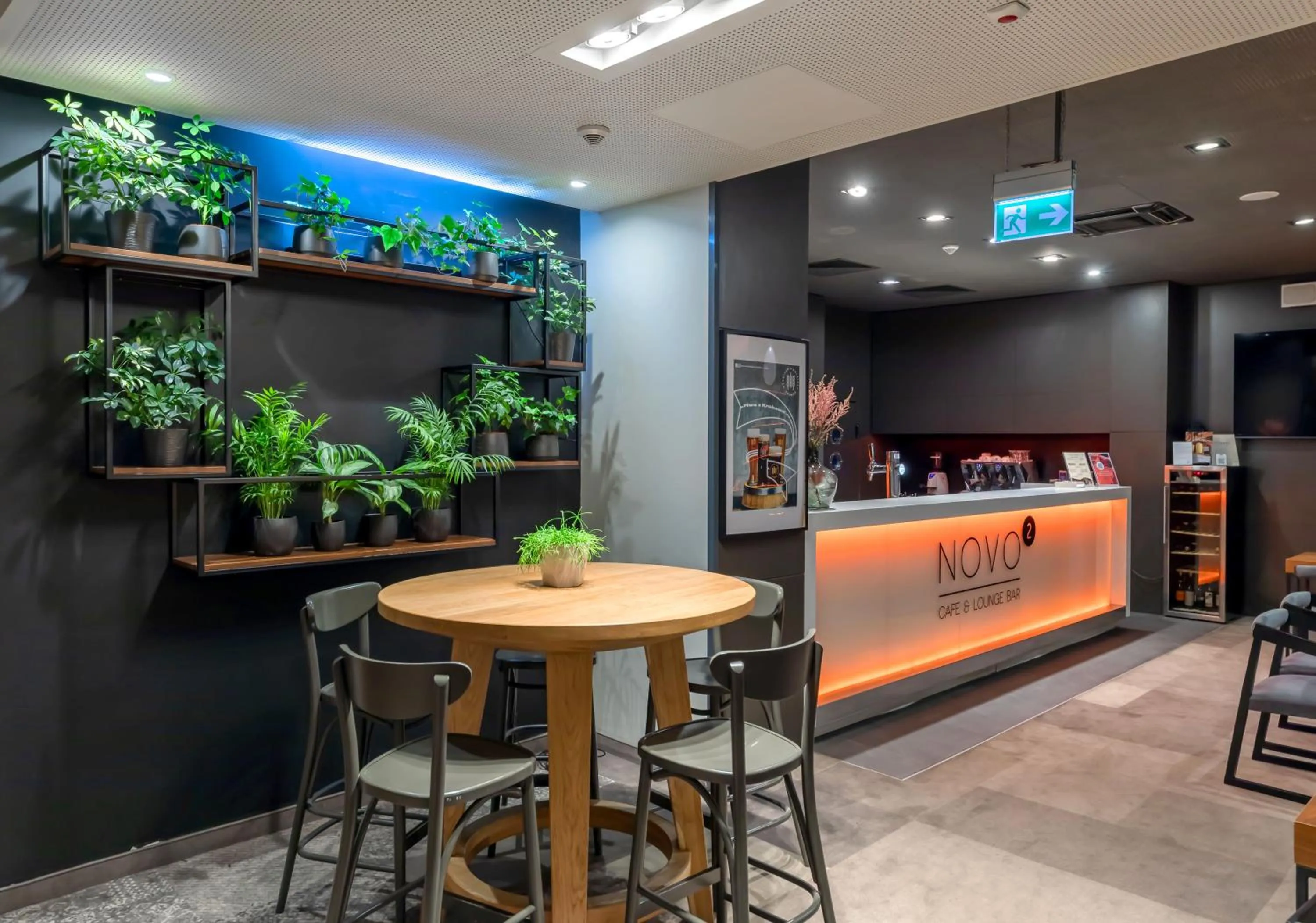 Lounge or bar in Novotel Kraków City West