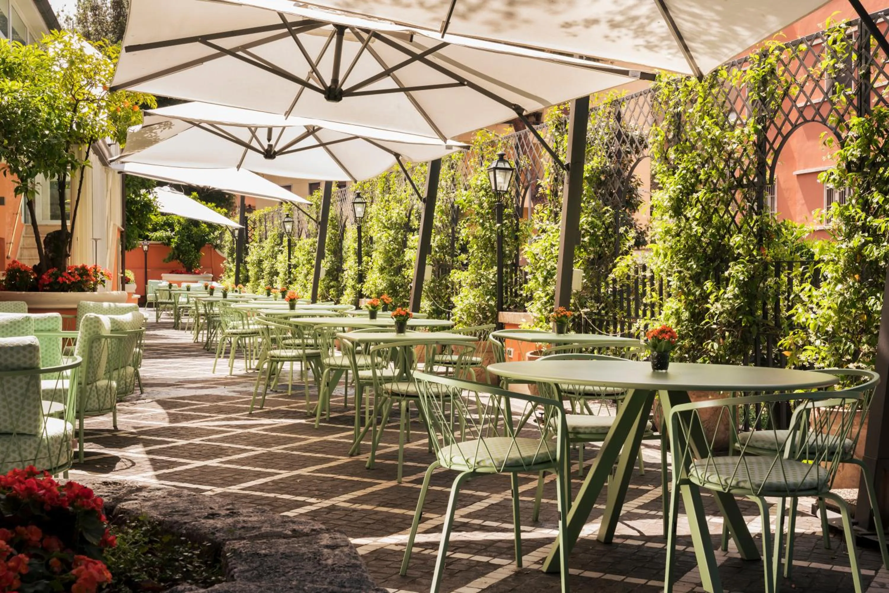 Restaurant/places to eat in Hotel Degli Aranci