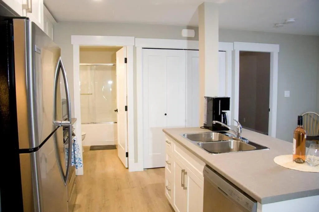 Bathroom in M&M's Maple Bay Mountain Guesthouse