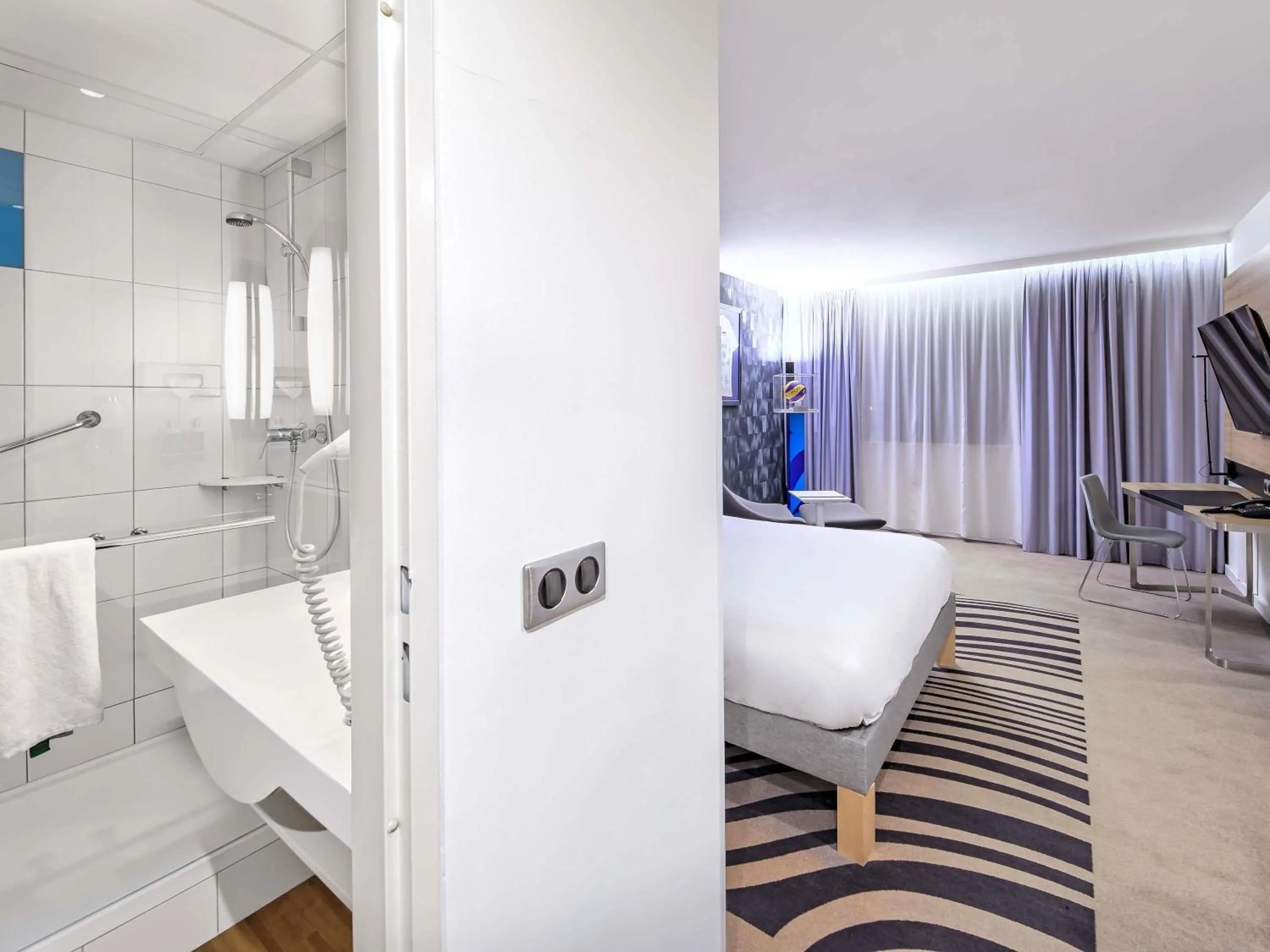 Bedroom in Novotel Kraków Centrum