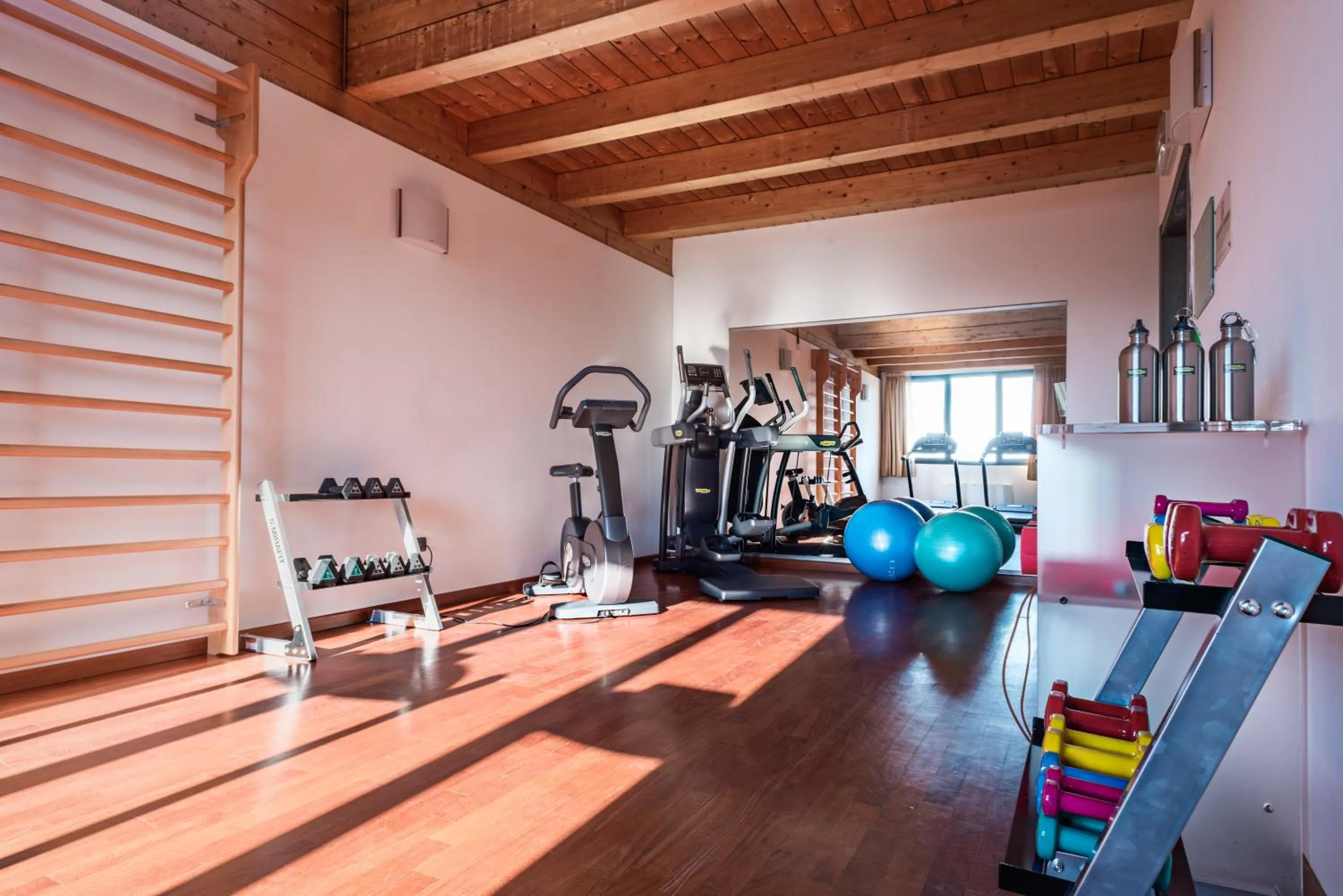 Fitness centre/facilities in Continental Urban Art Hotel