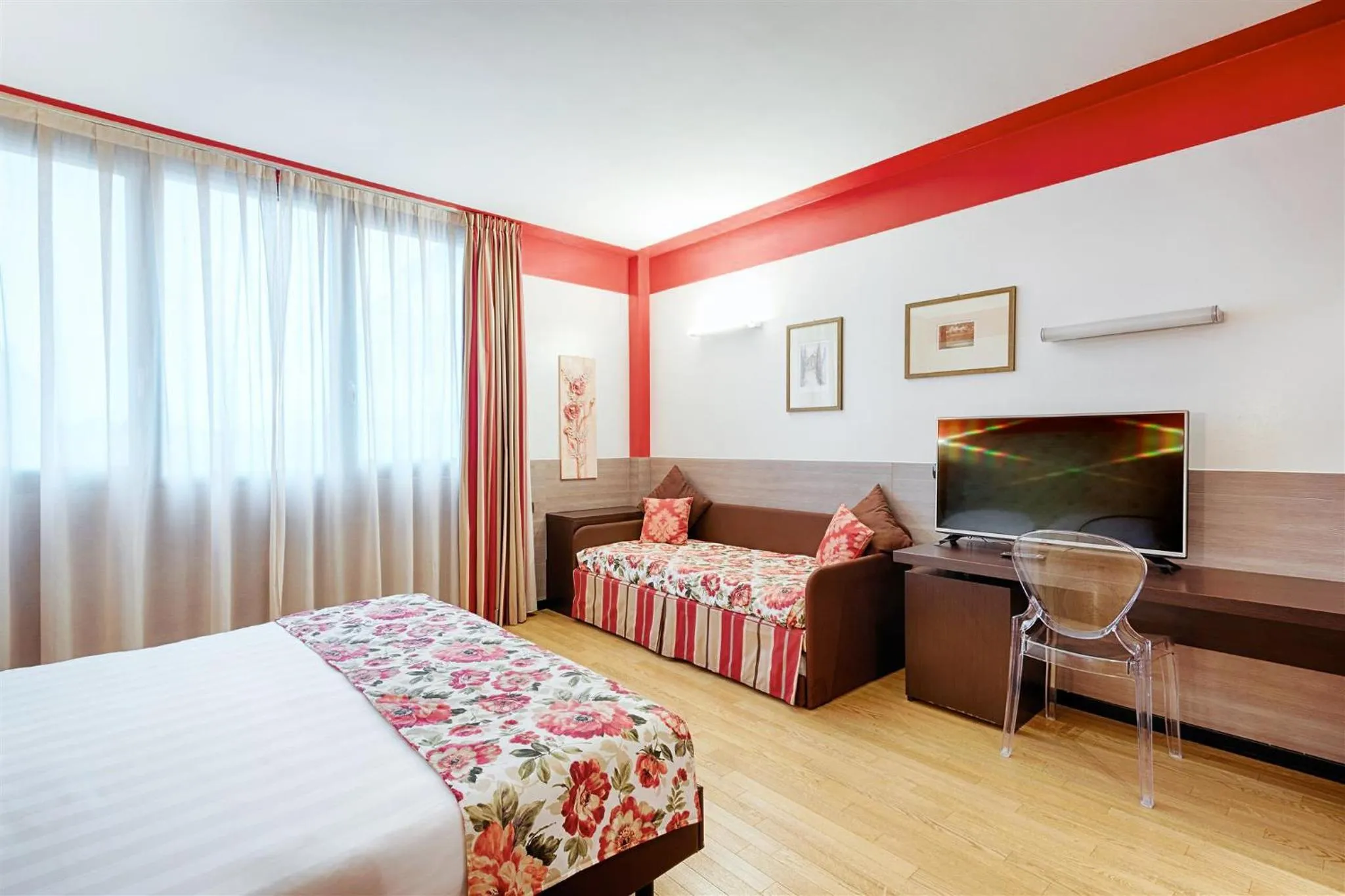 Bedroom, Bed in Continental Urban Art Hotel