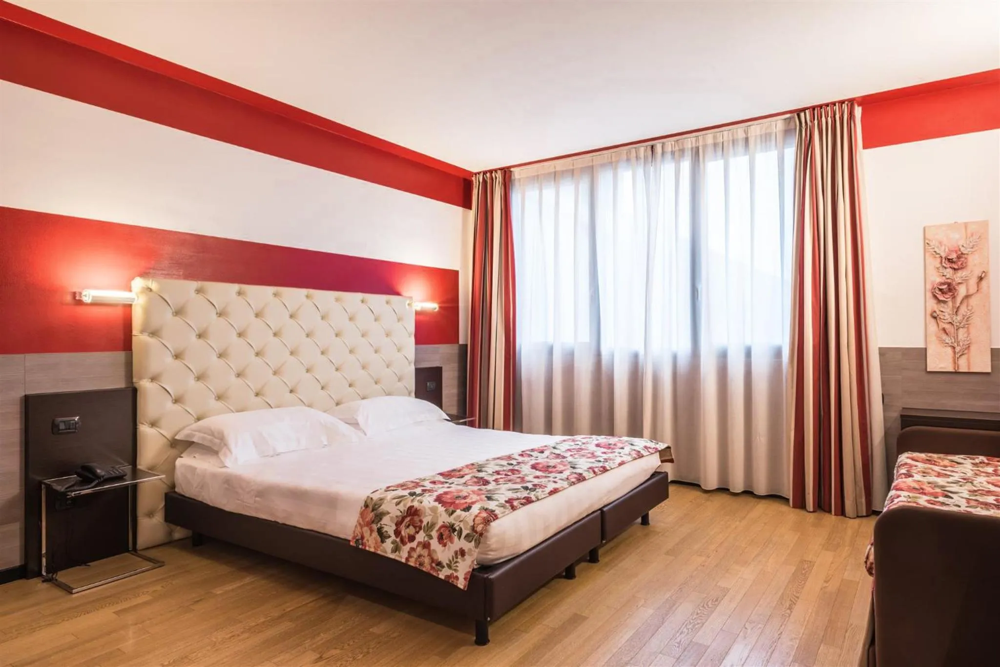 Bedroom, Bed in Continental Urban Art Hotel