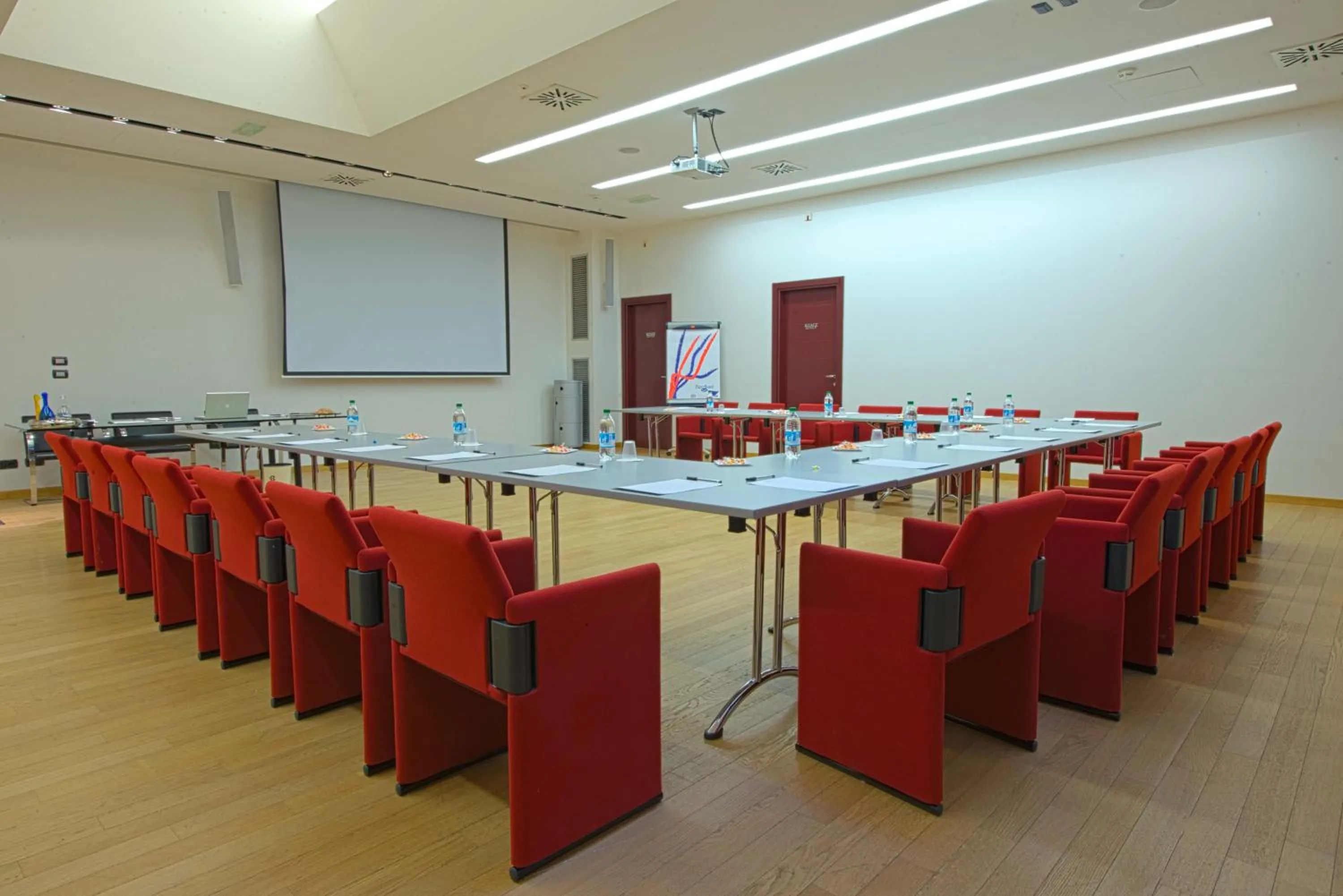Meeting/conference room in Continental Urban Art Hotel
