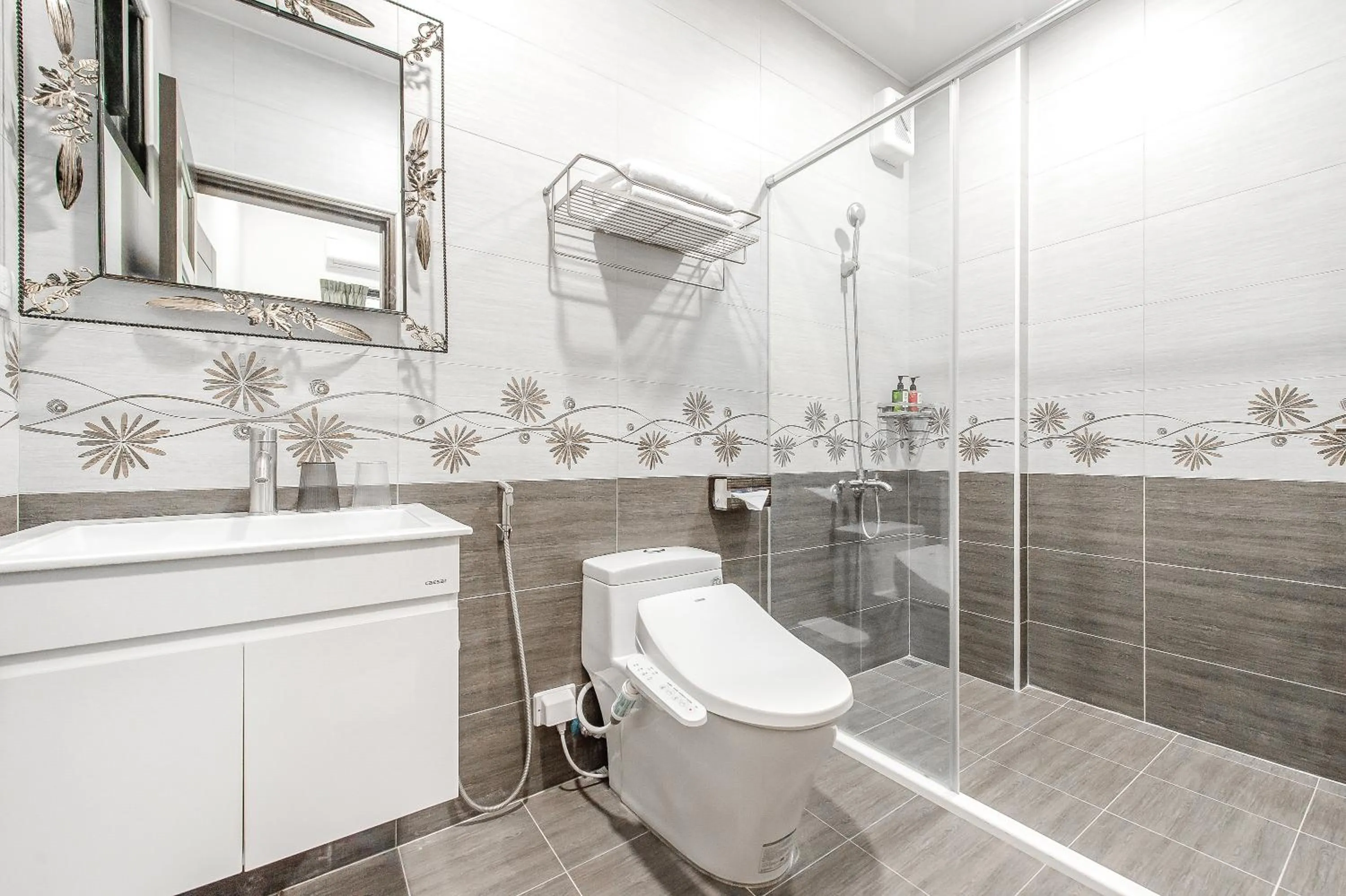 Shower in Choco Style Inn