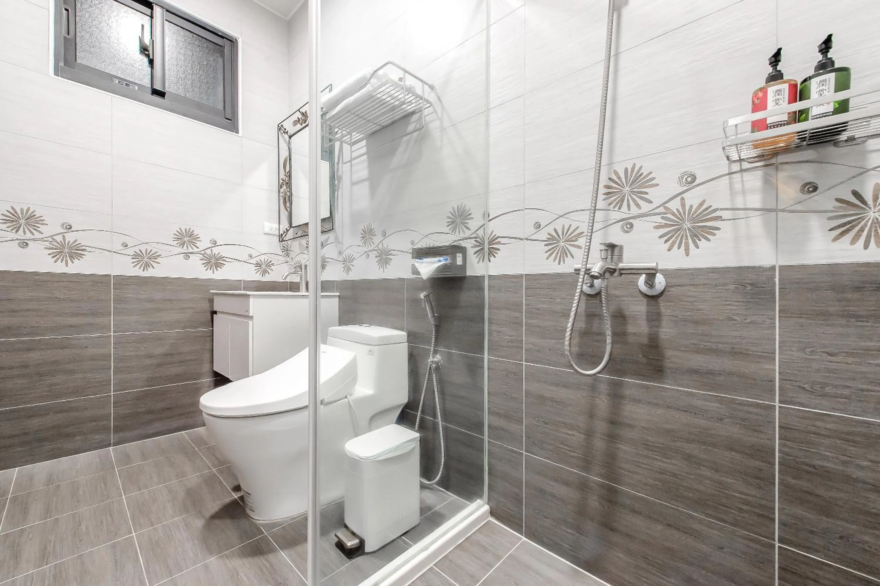 Shower in Choco Style Inn