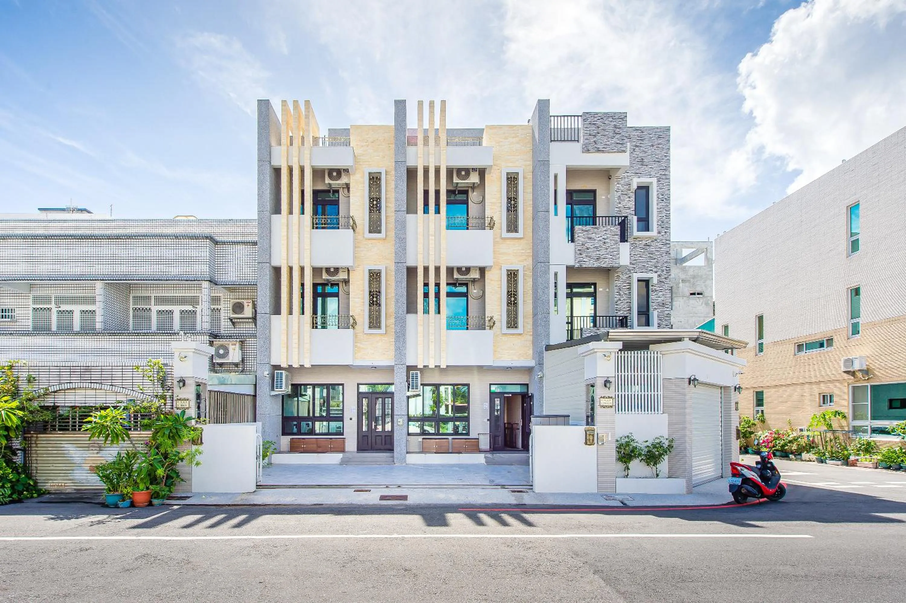 Property building in Choco Style Inn