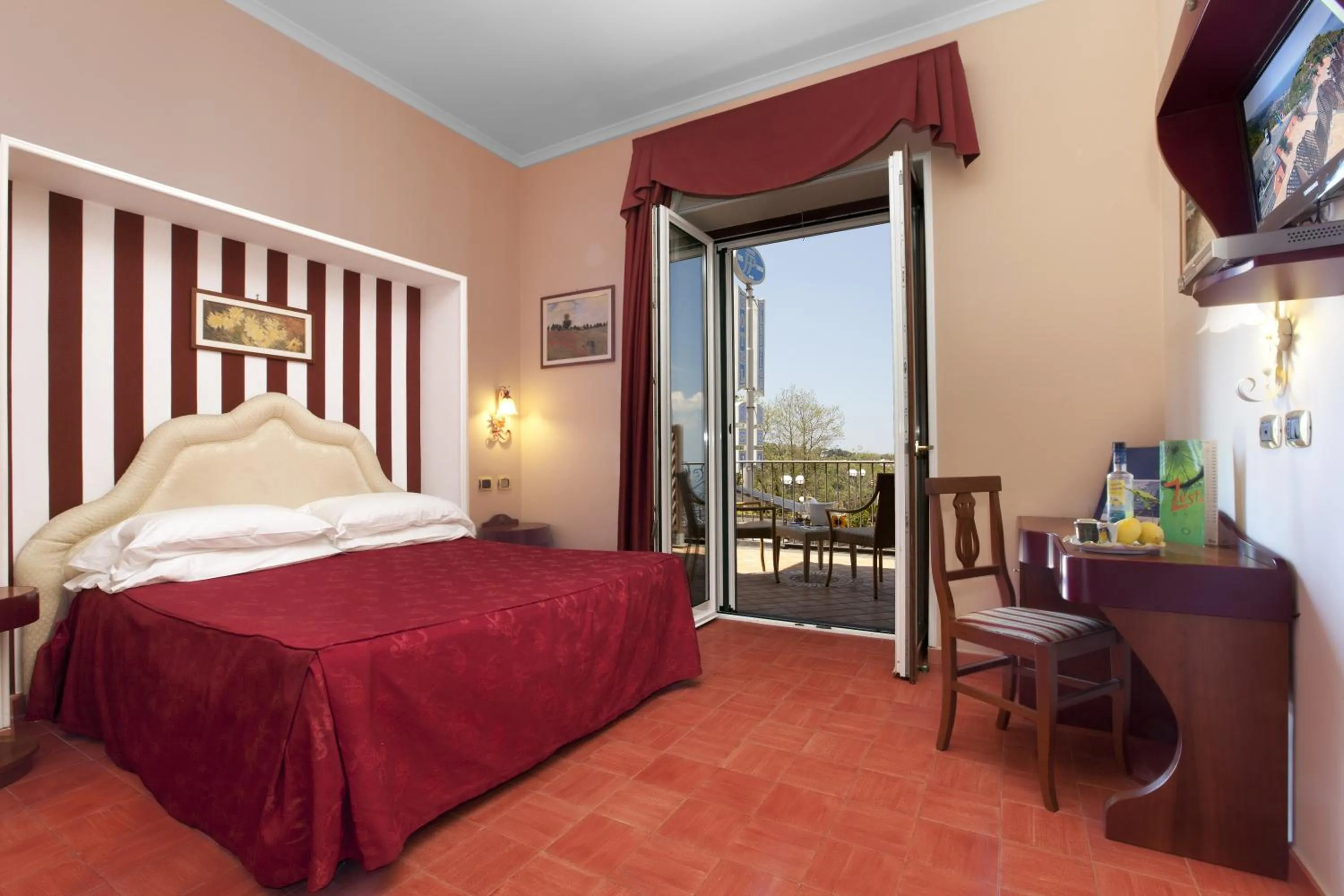 Day in Hotel Prestige