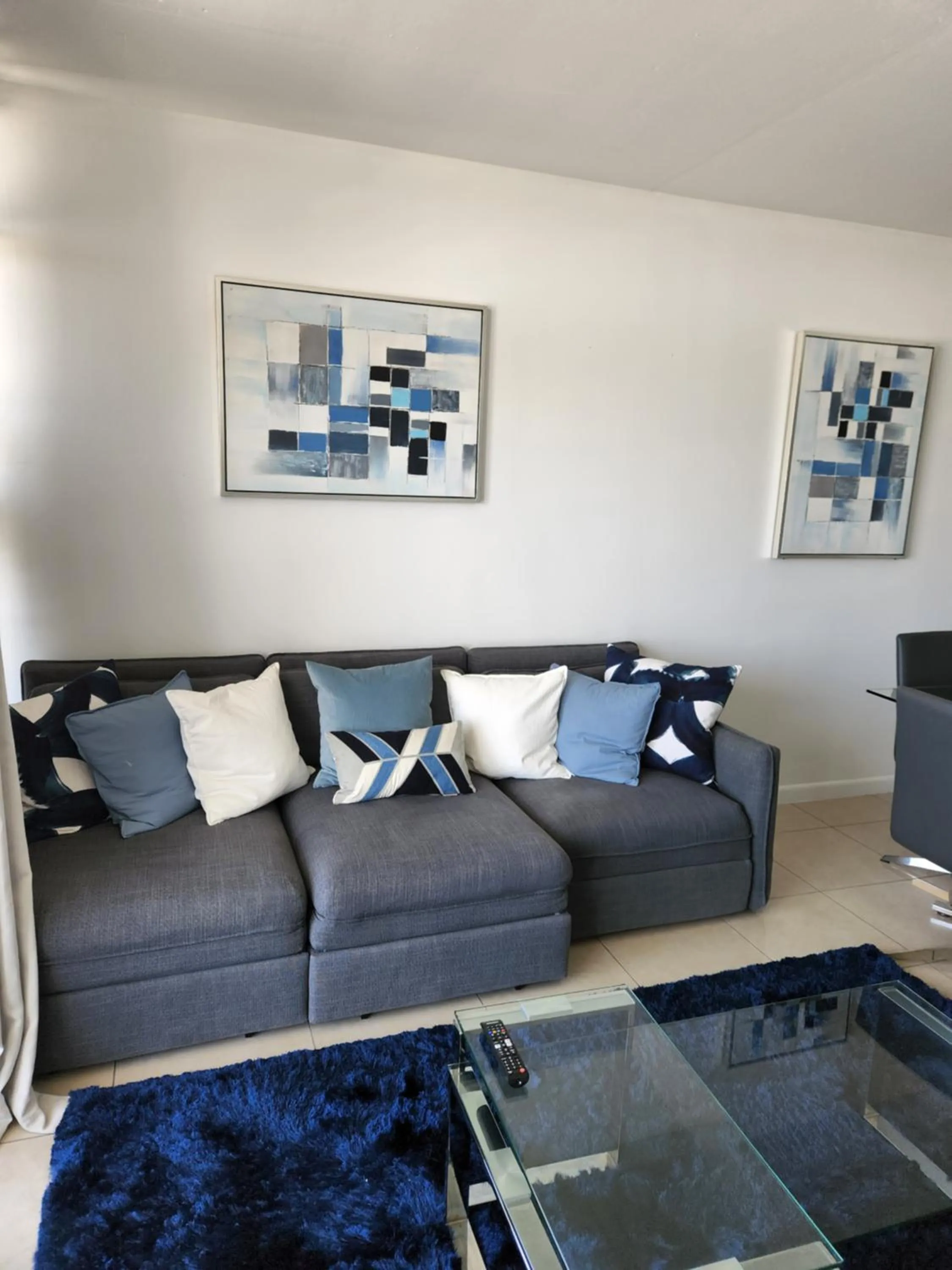 Living room in Wonderful 1 bedroom condo in Midtown.