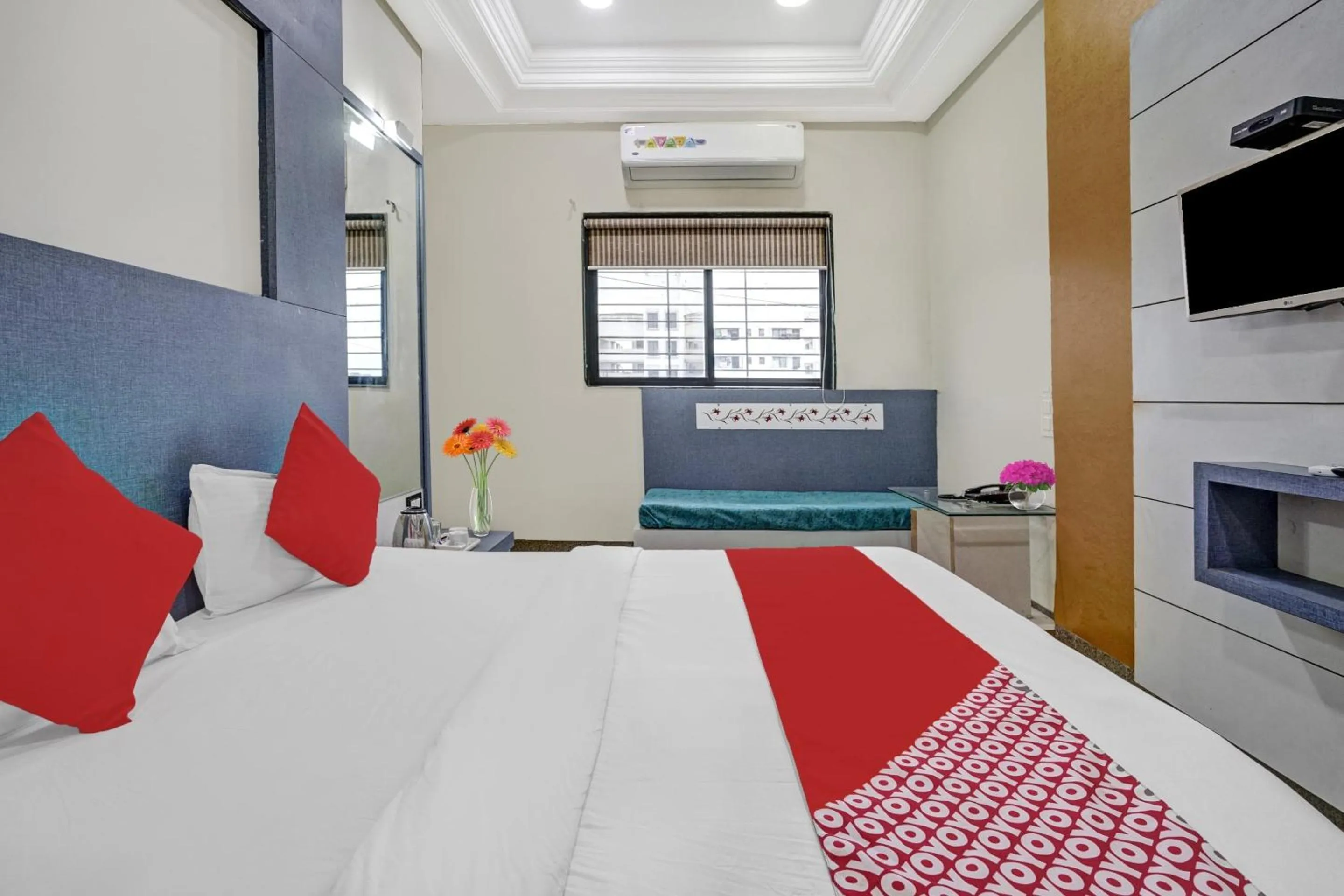 Bathroom, Bed in Hotel O Chhaya