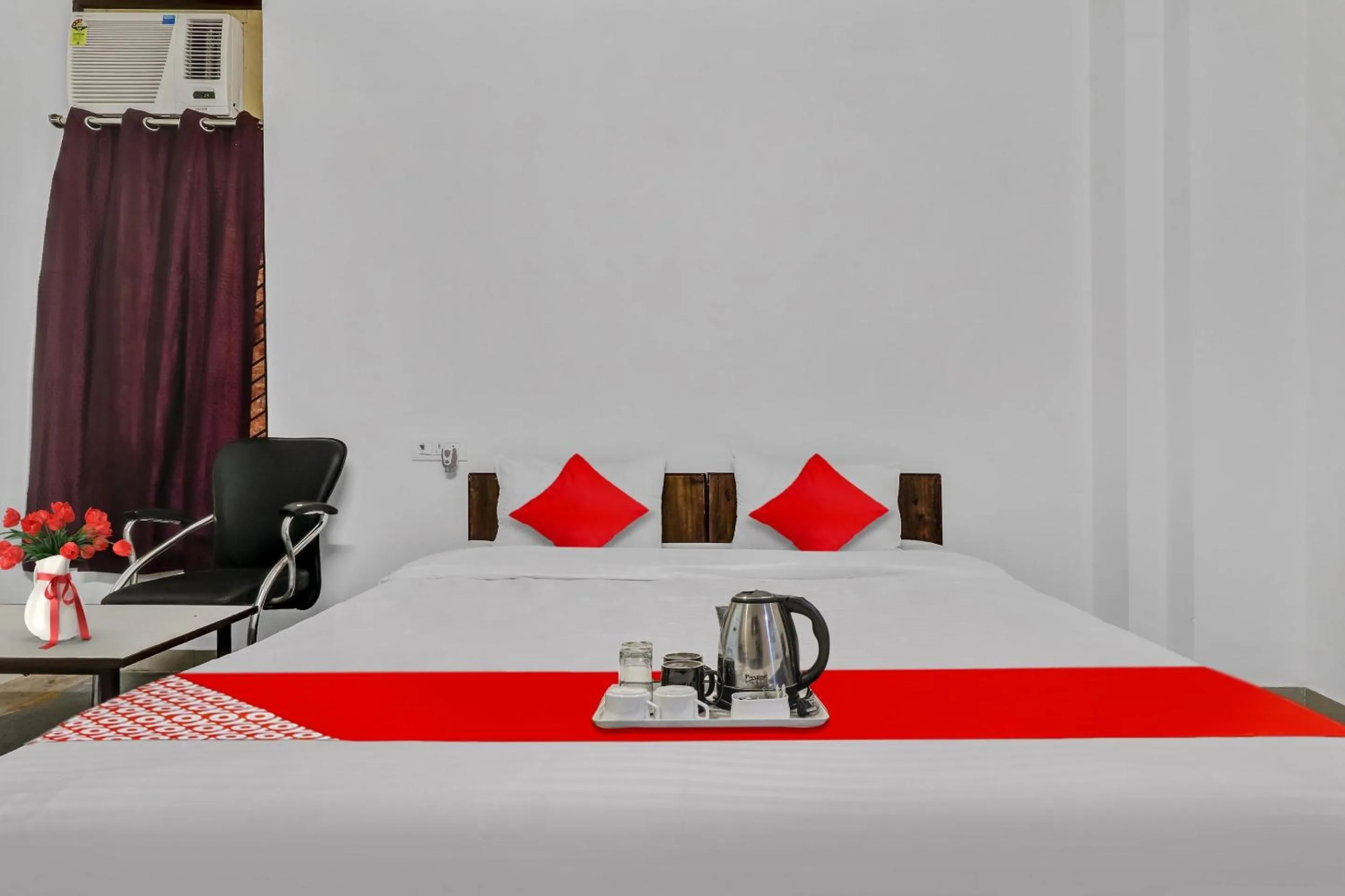 Bedroom, Bed in Hotel O Star Stay Guest house opposite Kendriya Bhawan