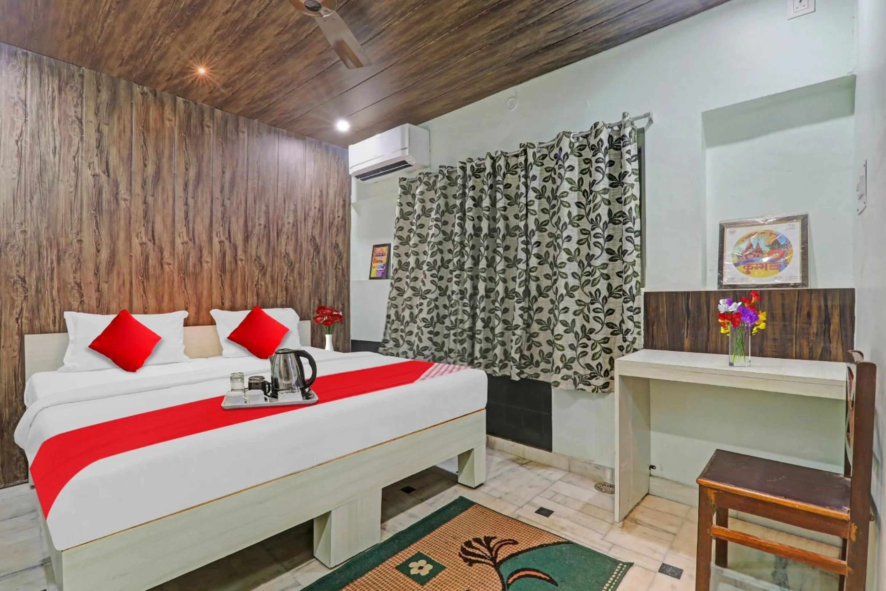 Bedroom, Bed in Hotel O Surbhi G House