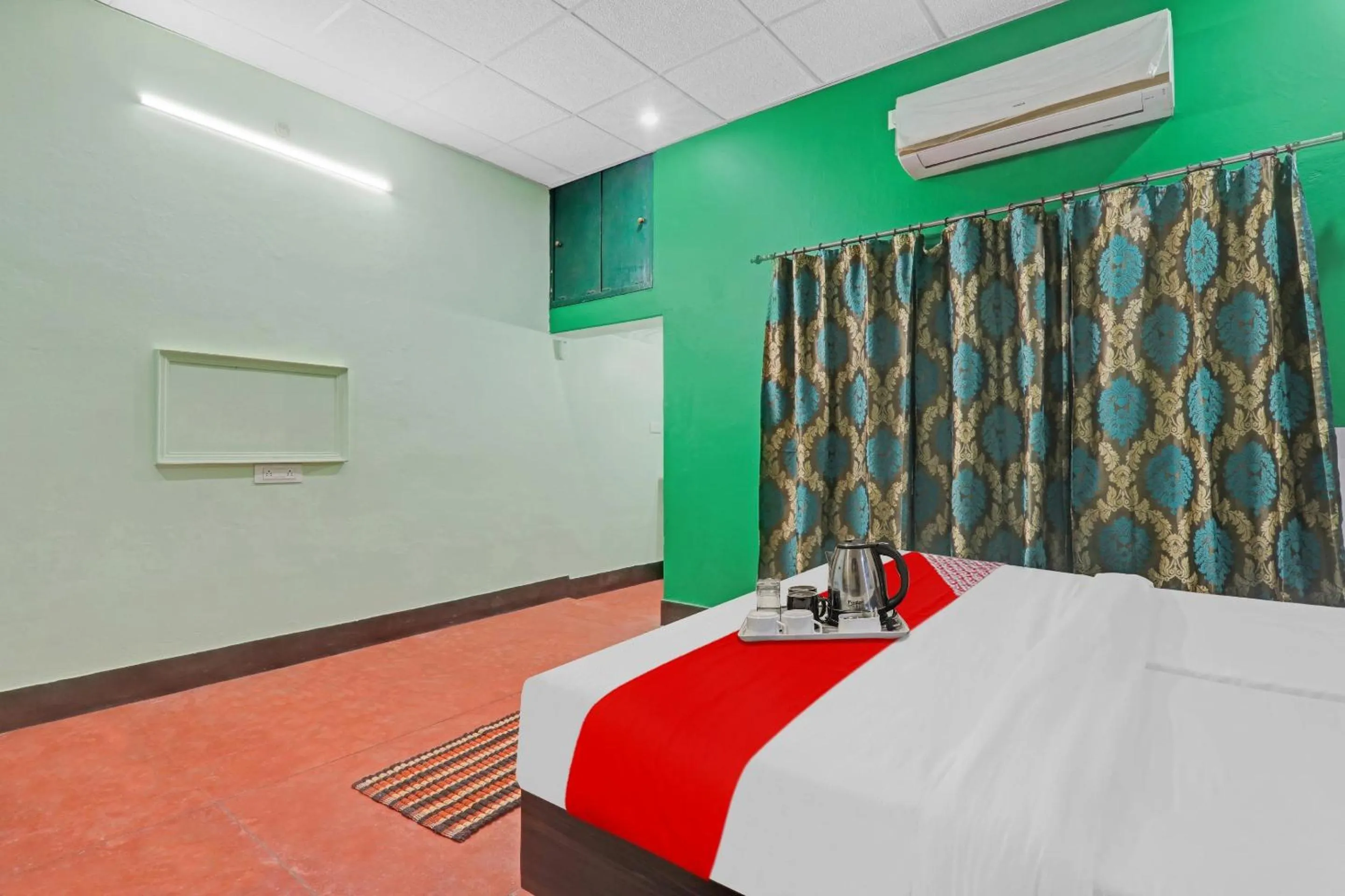 Bedroom, Bed in Hotel O Surbhi G House