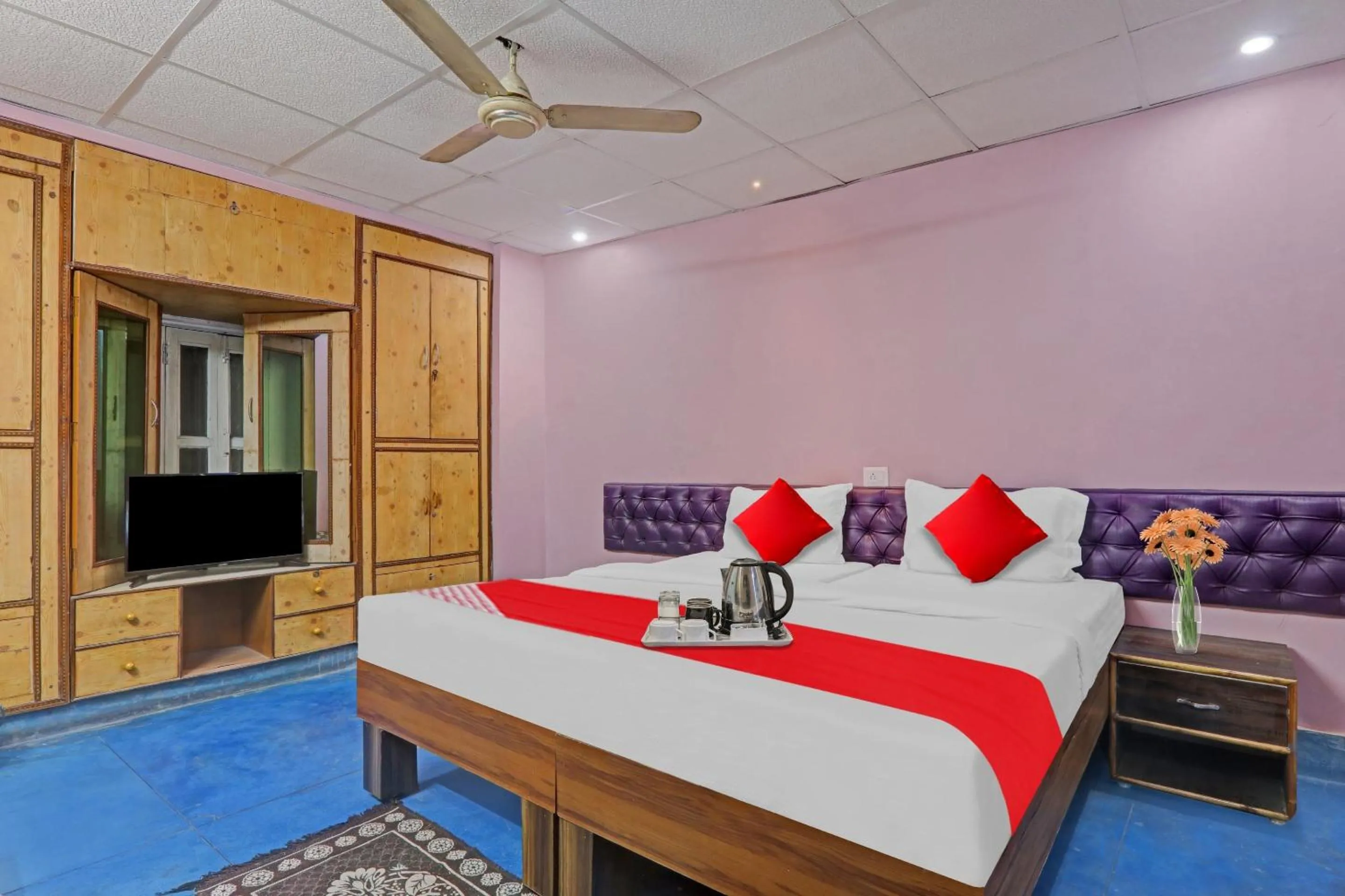 Bedroom, Bed in Hotel O Surbhi G House