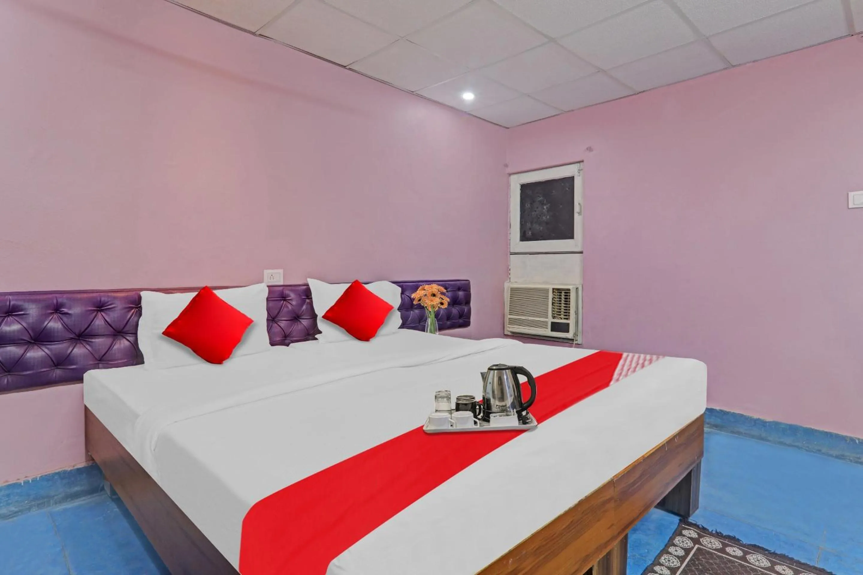 Bedroom, Bed in Hotel O Surbhi G House