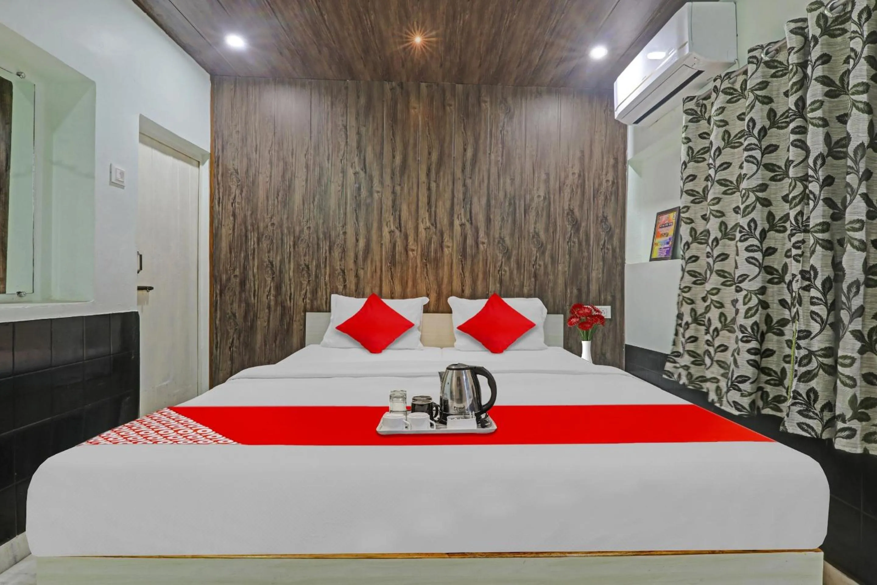 Bedroom, Bed in Hotel O Surbhi G House