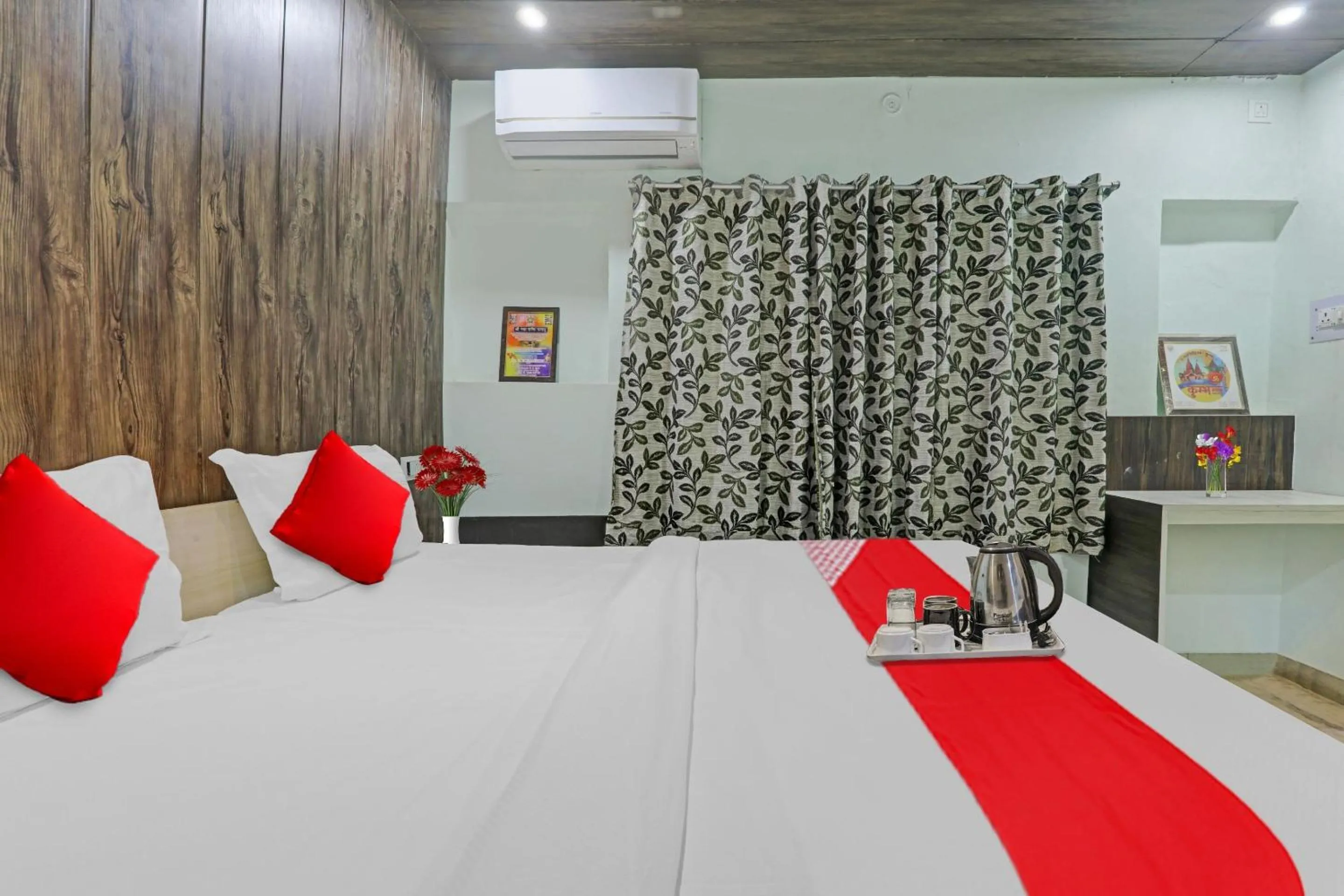 Bedroom, Bed in Hotel O Surbhi G House