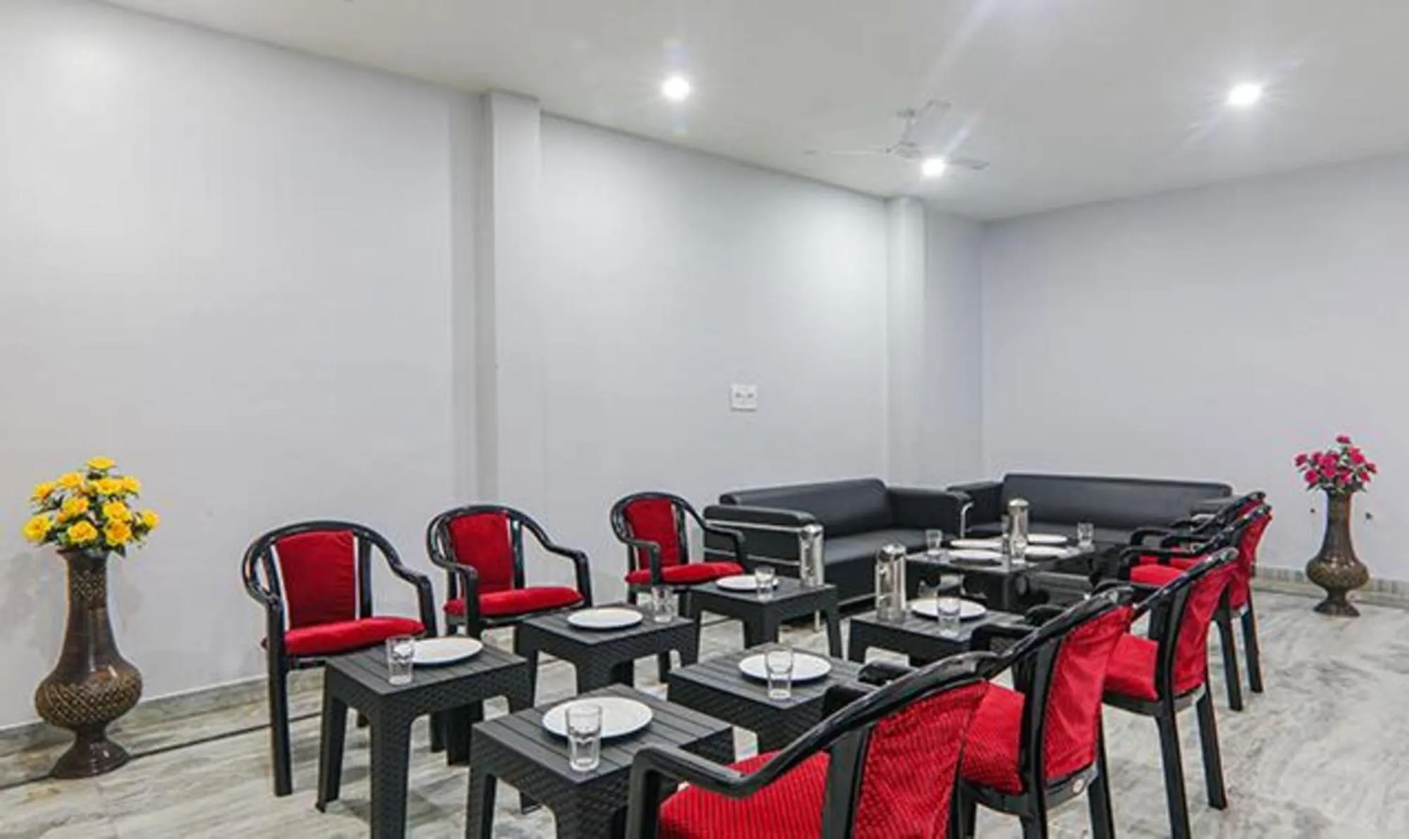 Dining area in FabExpress North Inn