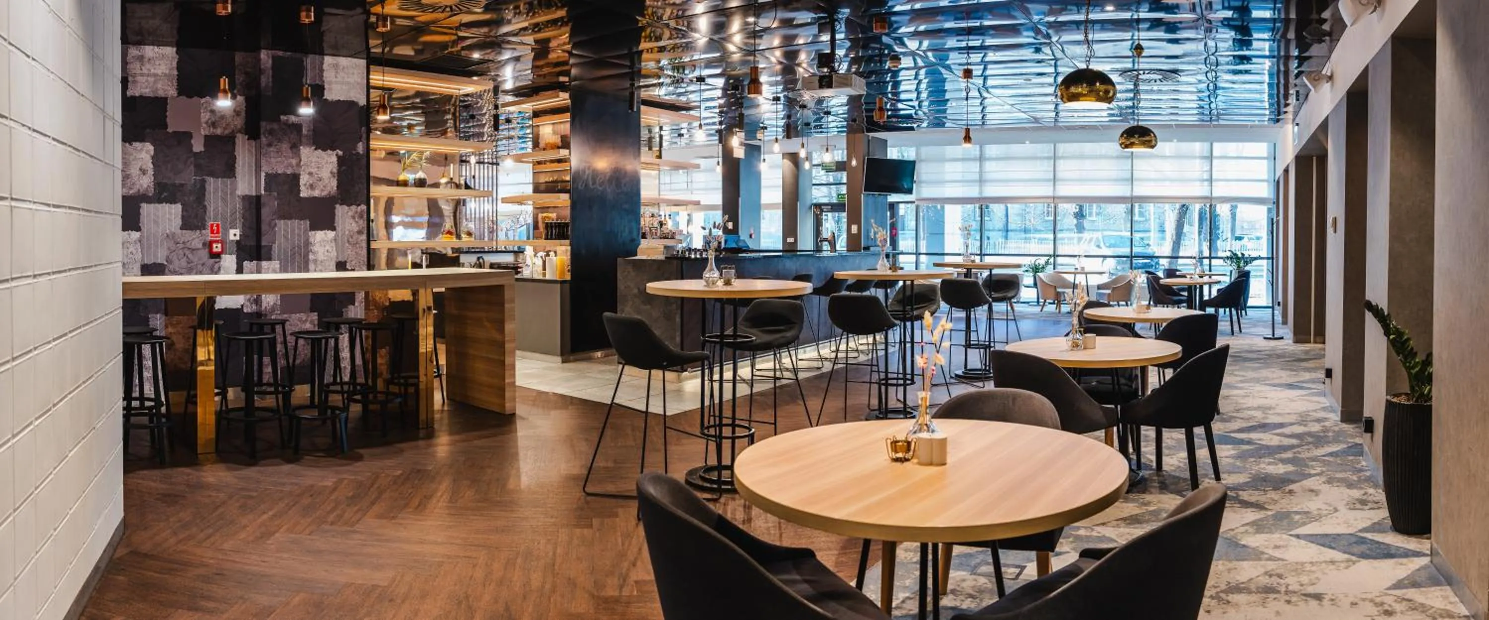 Restaurant/places to eat in Novotel Szczecin Centrum