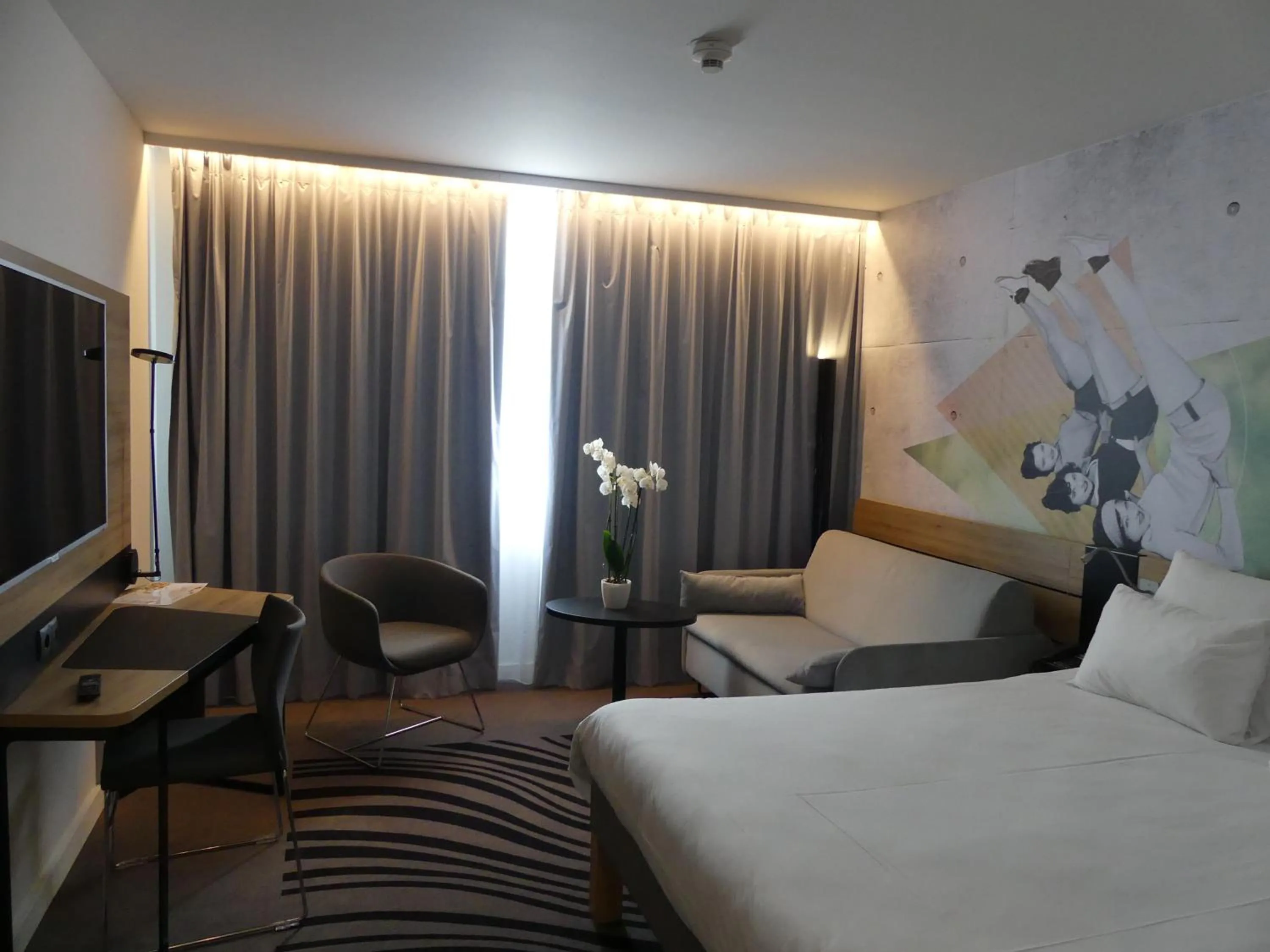 Photo of the whole room, Bed in Novotel Szczecin Centrum