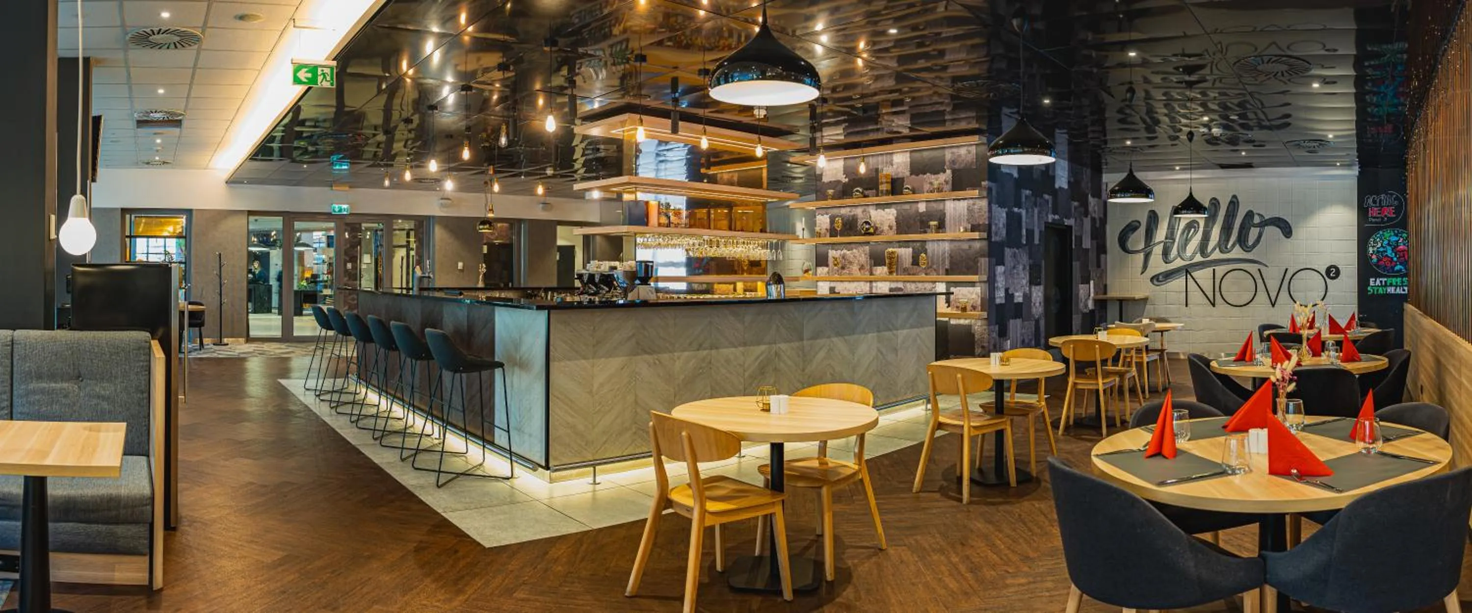 Restaurant/places to eat in Novotel Szczecin Centrum